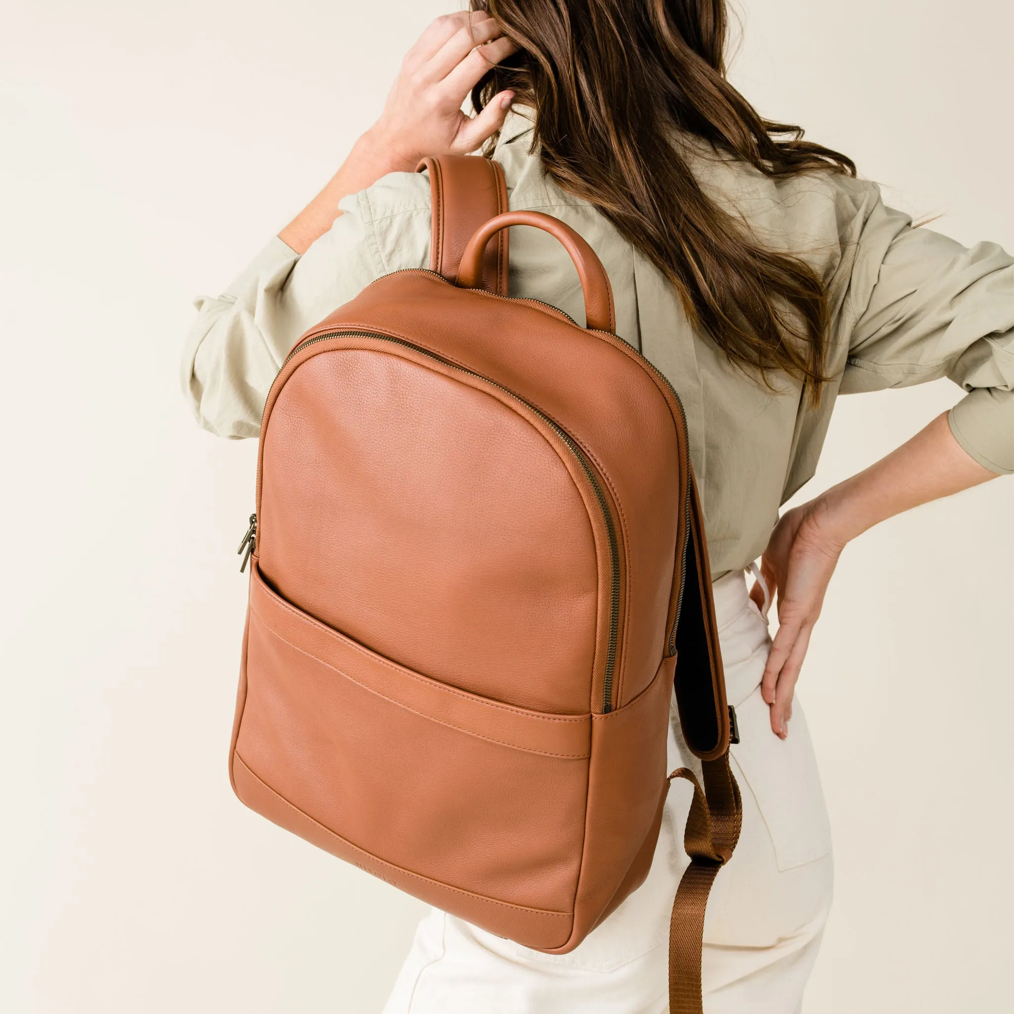 Alex Commuter Backpack Caramel -NISOLO