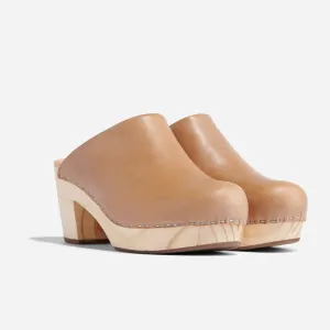 All-Day Heeled Clog Almond -NISOLO