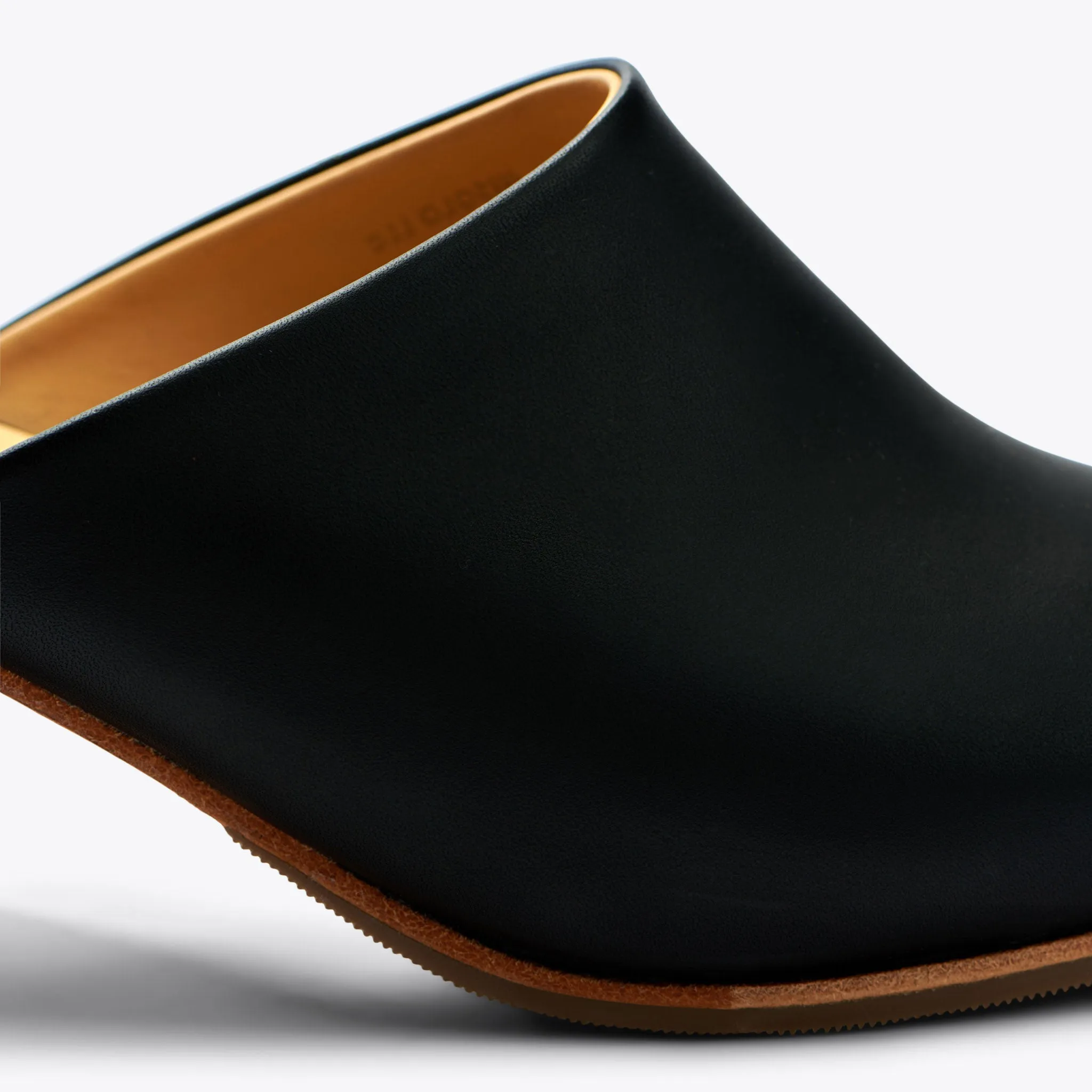 All-Day Heeled Mule Black -NISOLO