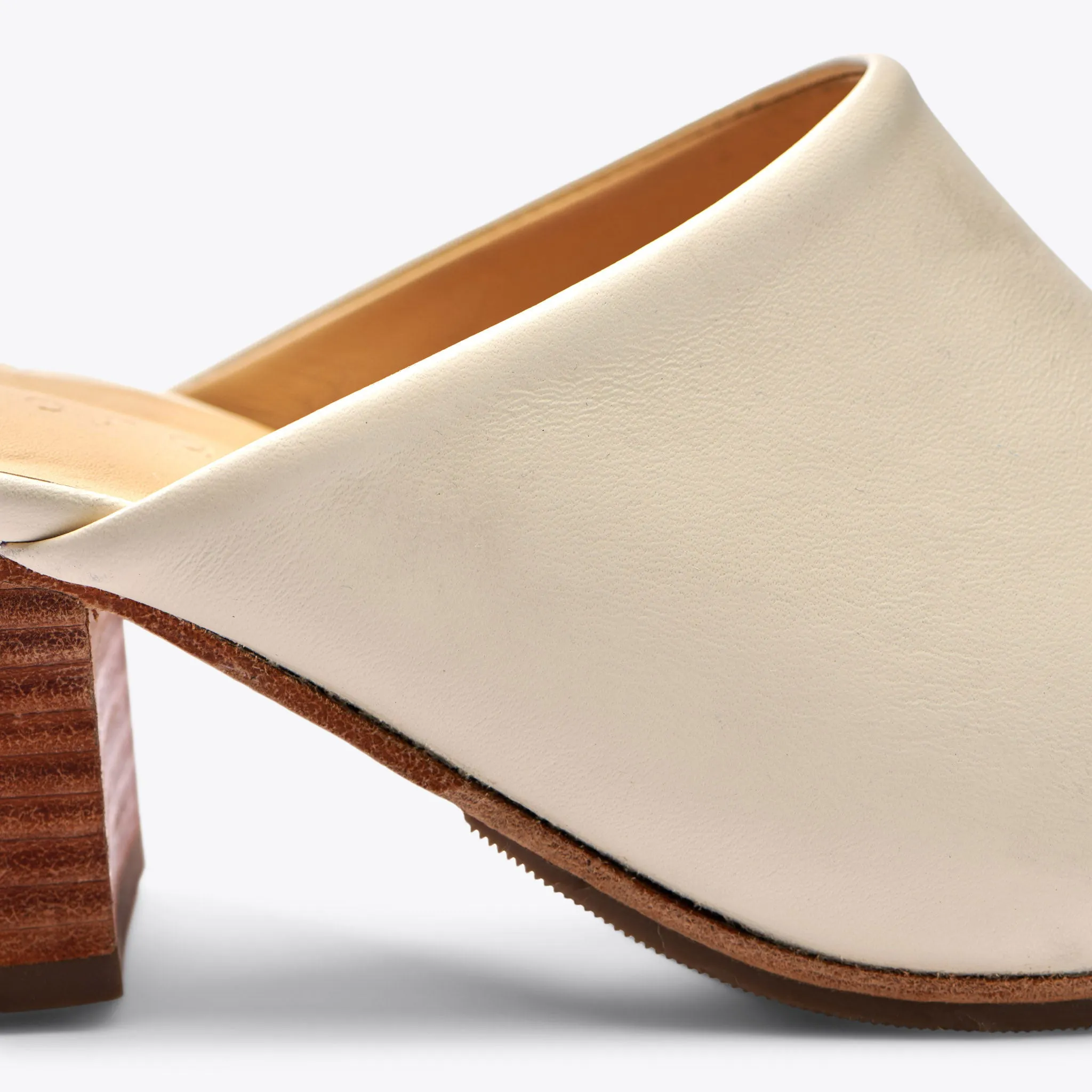 All-Day Heeled Mule Bone -NISOLO