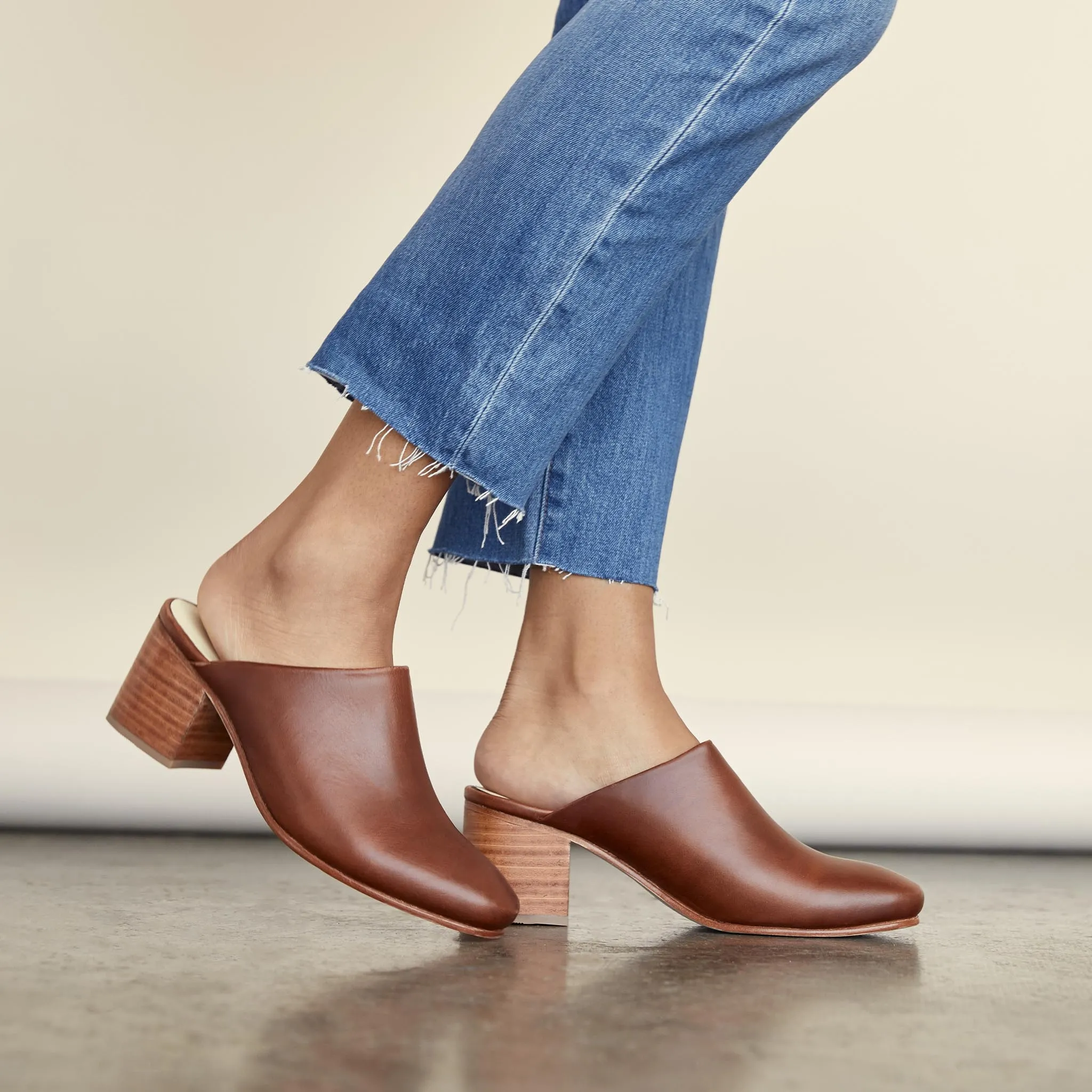 All-Day Heeled Mule Brandy -NISOLO