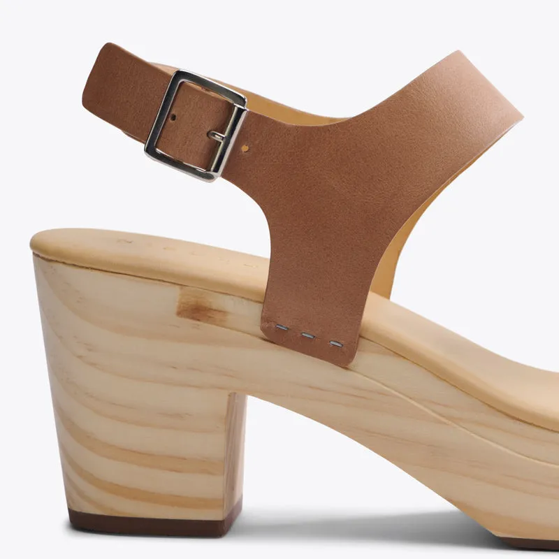All-Day Open Toe Clog Almond -NISOLO