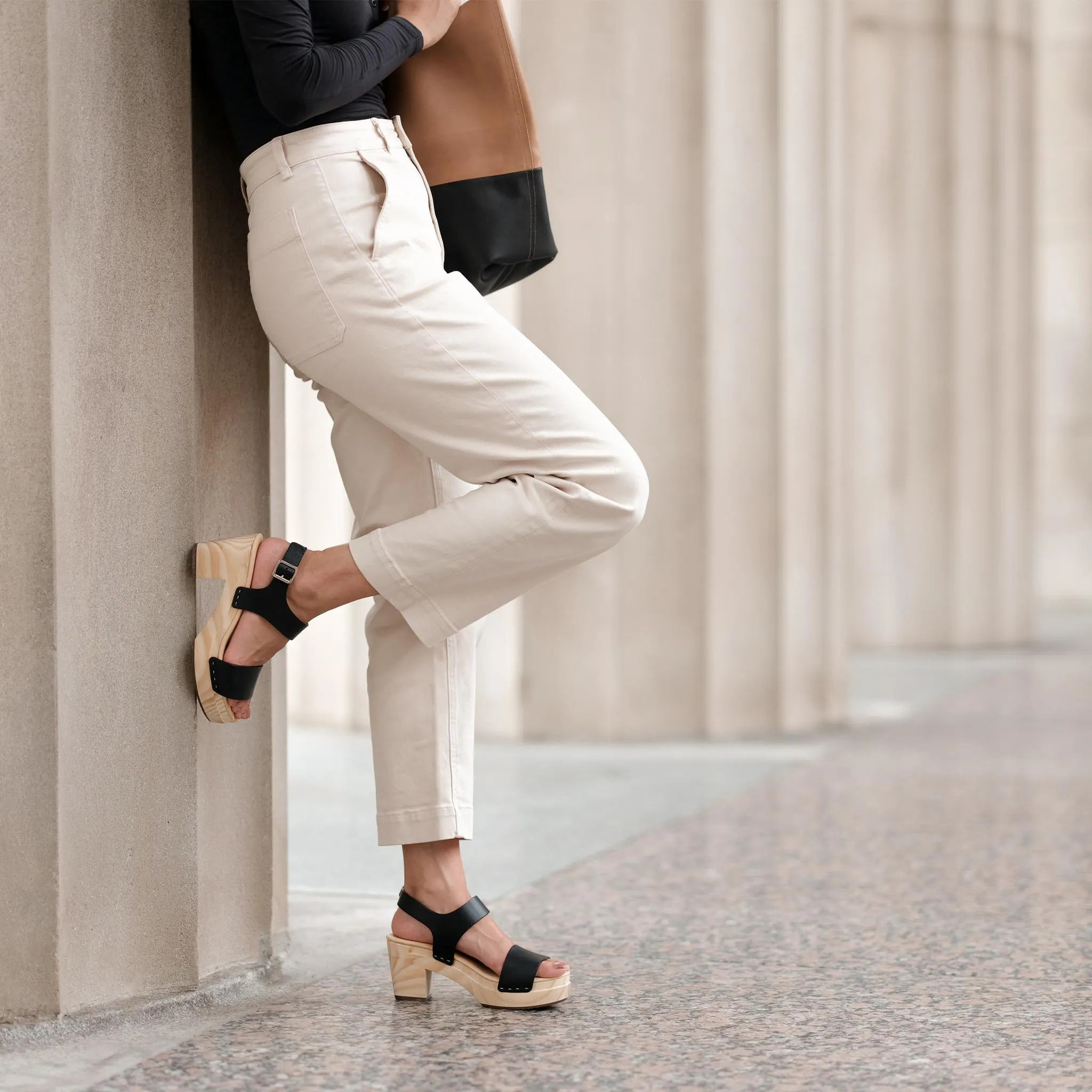All-Day Open Toe Clog Black -NISOLO