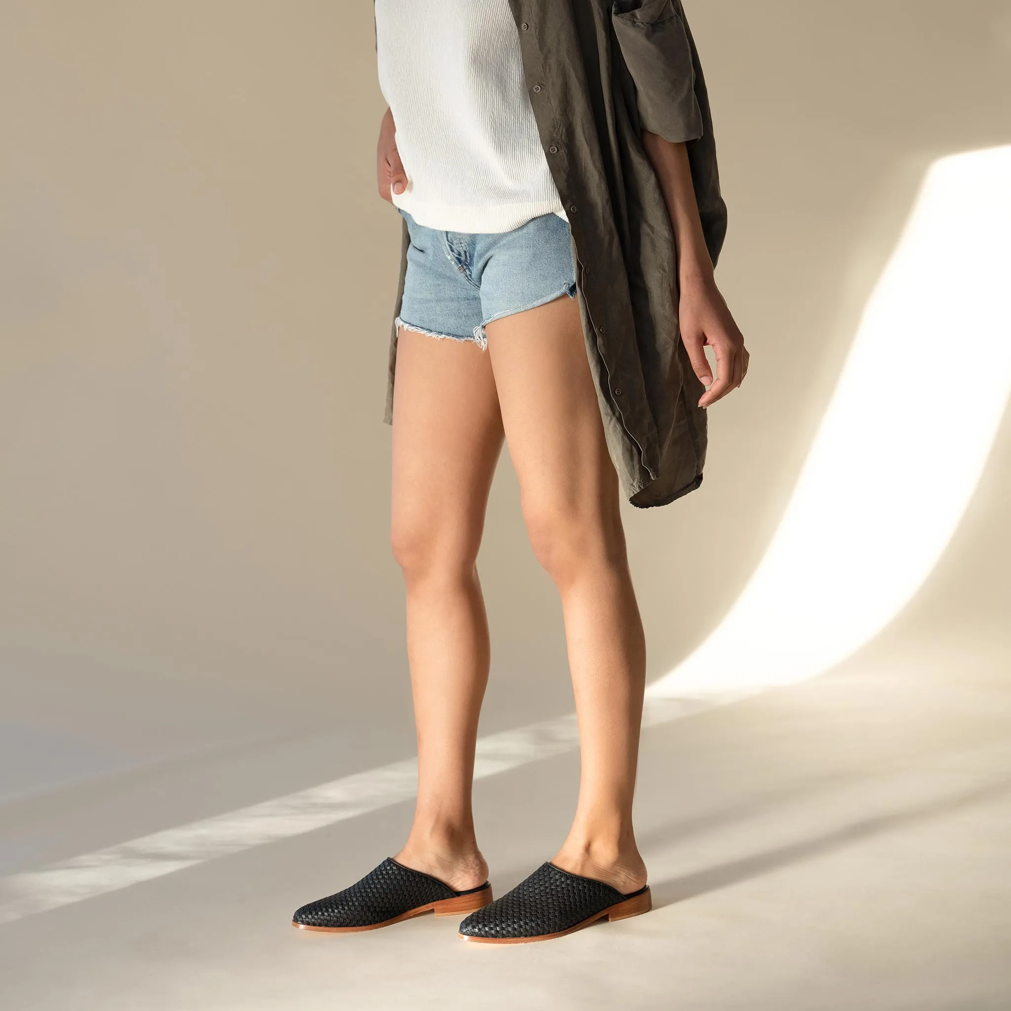 Ama Woven Mule Woven Black -NISOLO