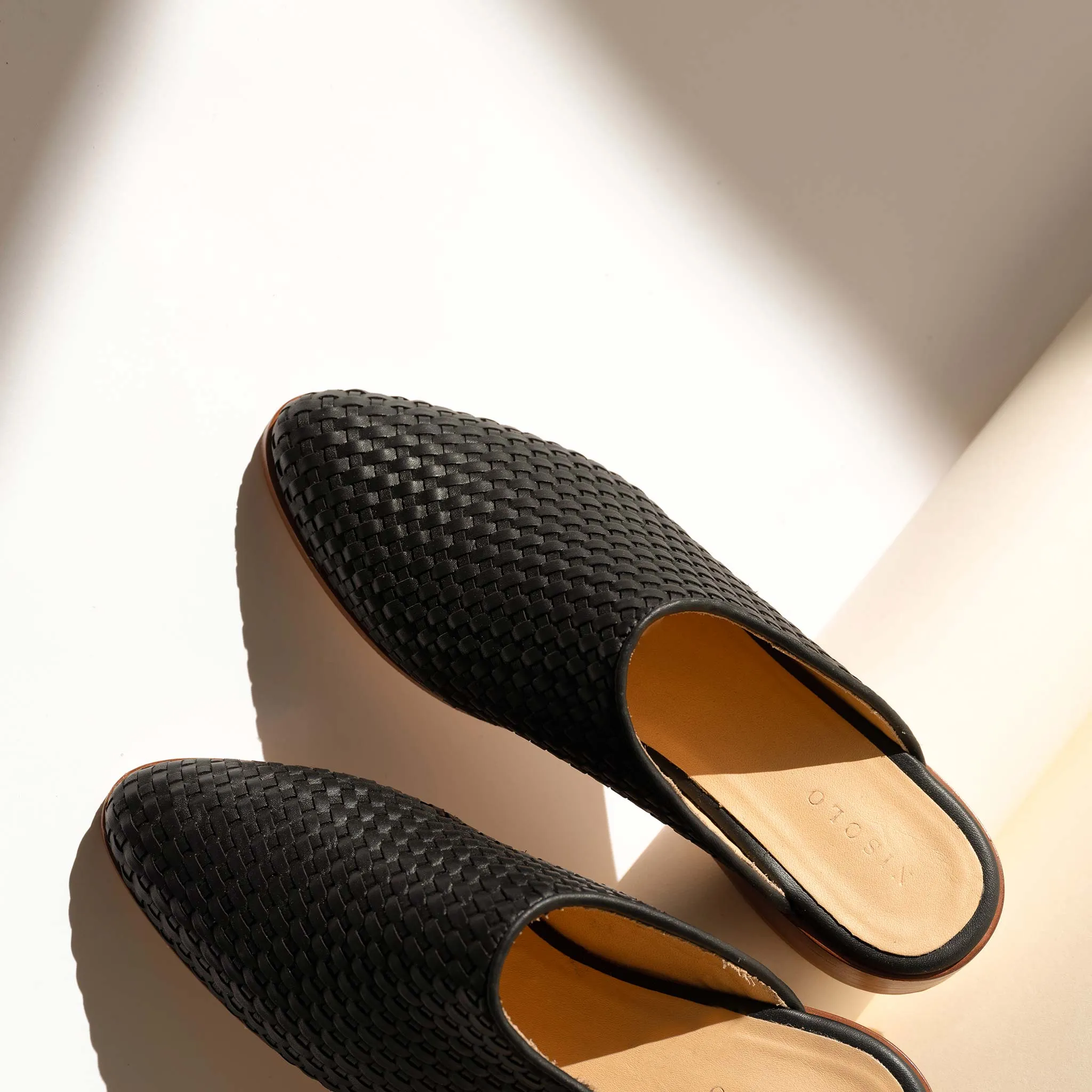 Ama Woven Mule Woven Black -NISOLO