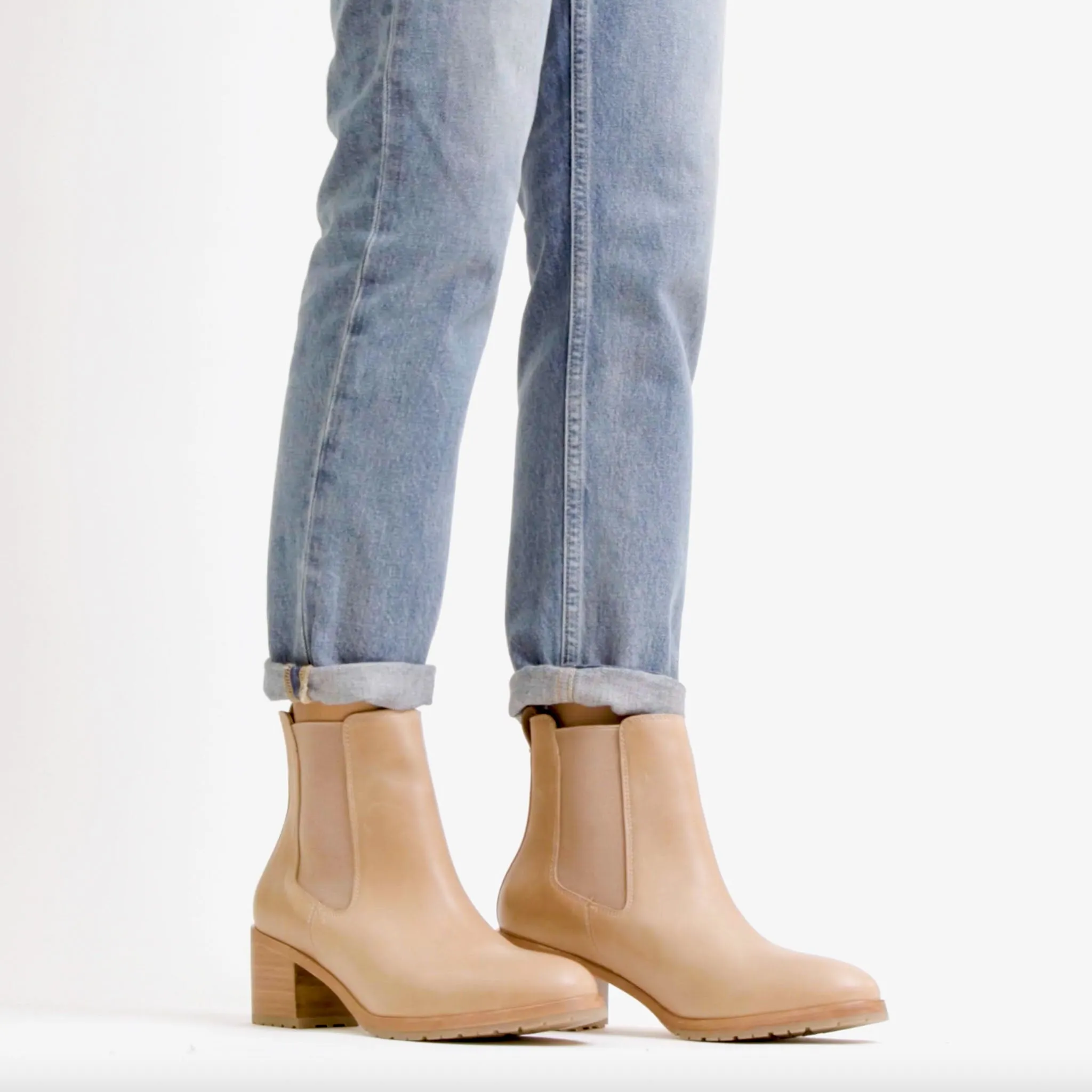 Ana Go-To Heeled Chelsea Boot Almond -NISOLO