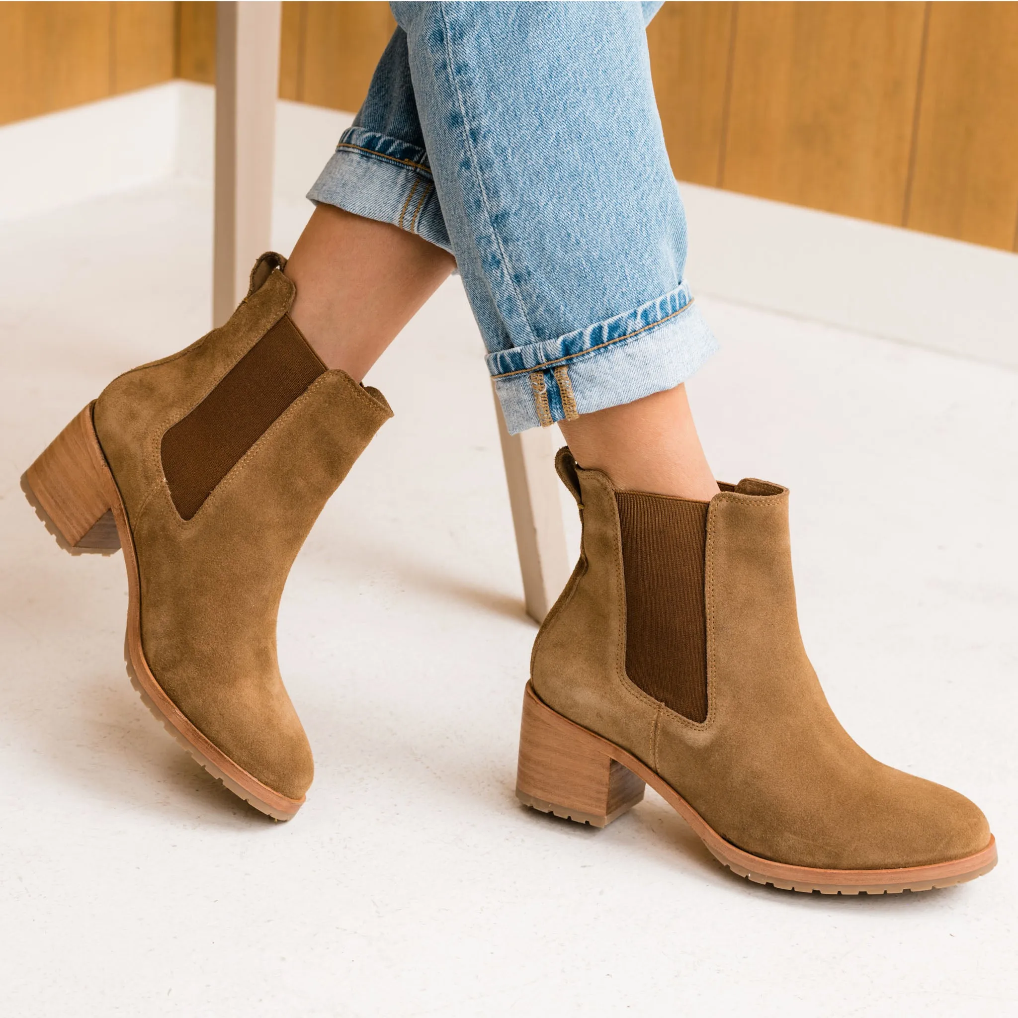 Ana Go-To Heeled Chelsea Boot Taupe Suede -NISOLO