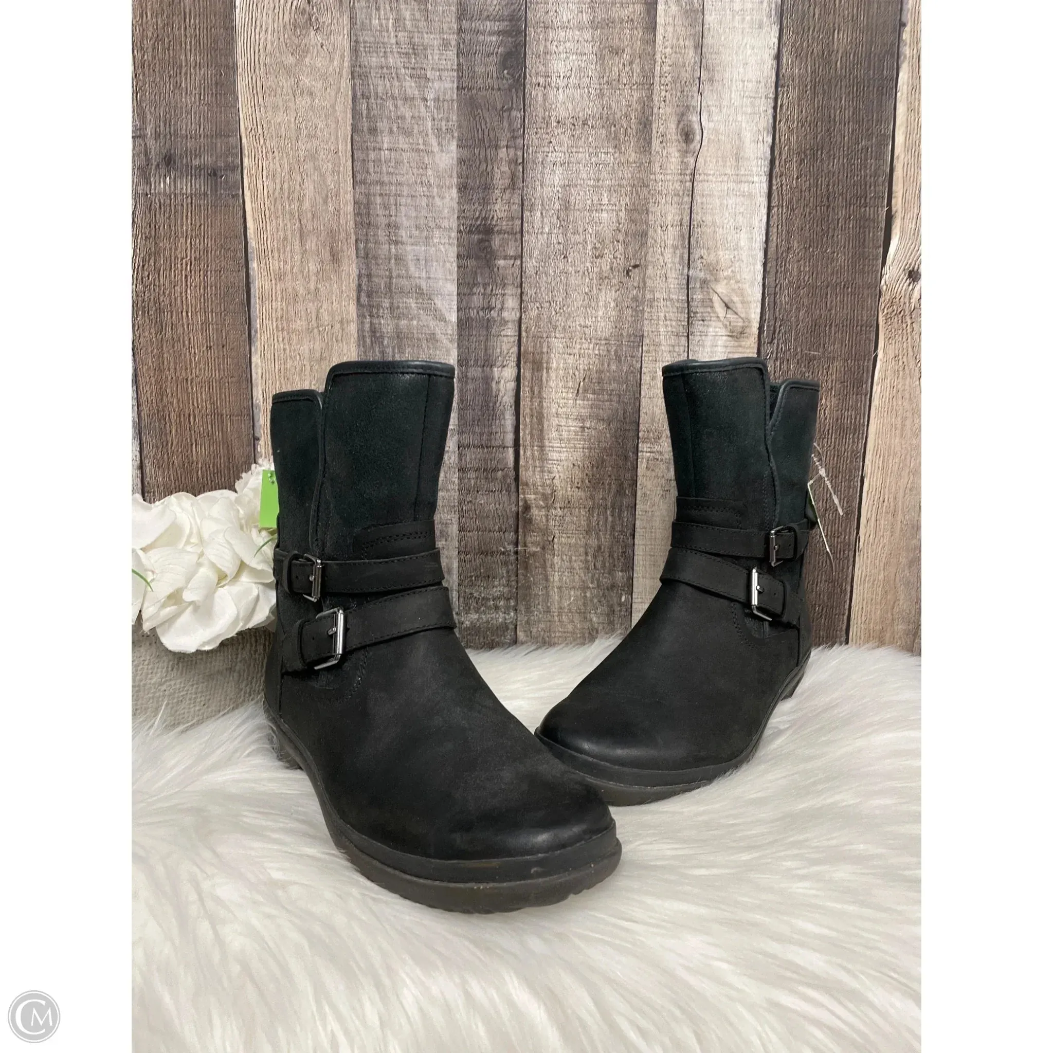 Boots Designer By Ugg In Black, Size: 7