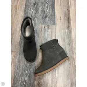 Boots Designer By Ugg In Grey, Size: 10