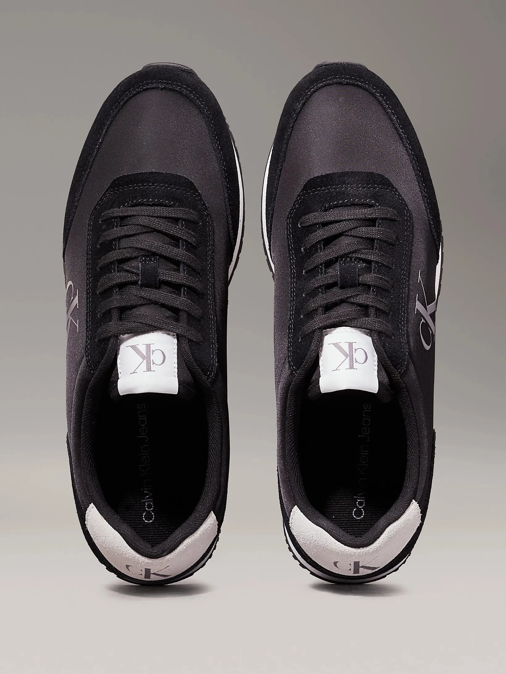 Calvin Klein RETRO RUNNER ICONIC Mens Trainers Black/Bright White