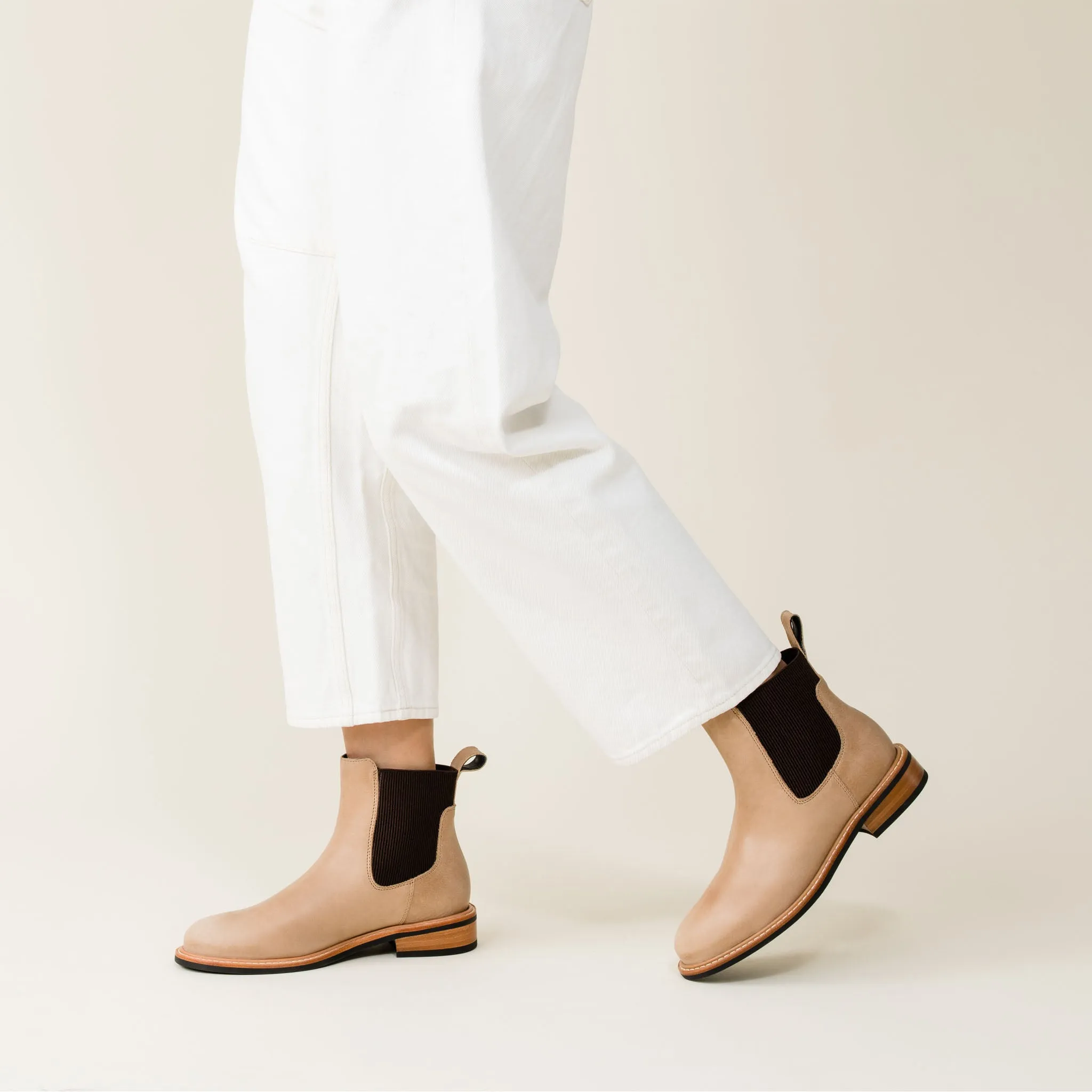 Carmen Chelsea Boot 2.0 Almond -NISOLO