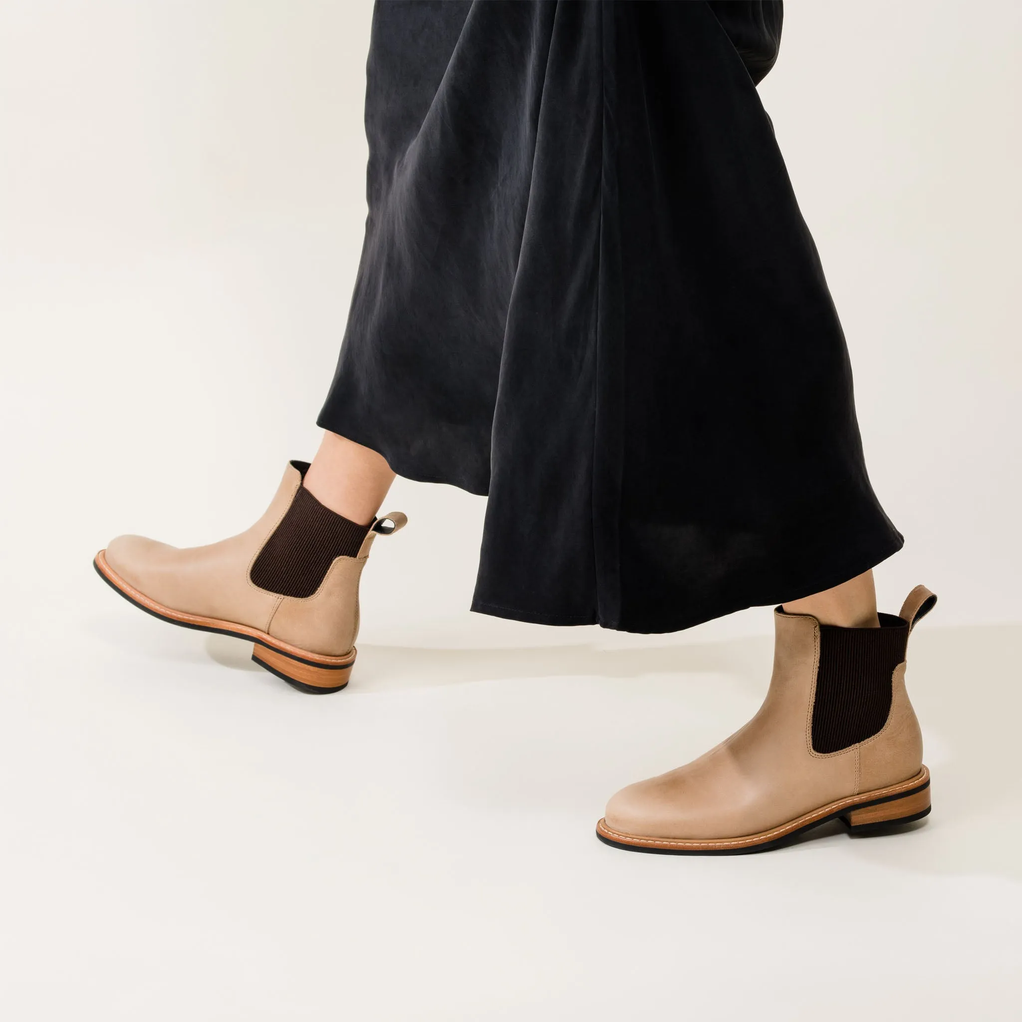 Carmen Chelsea Boot 2.0 Almond -NISOLO