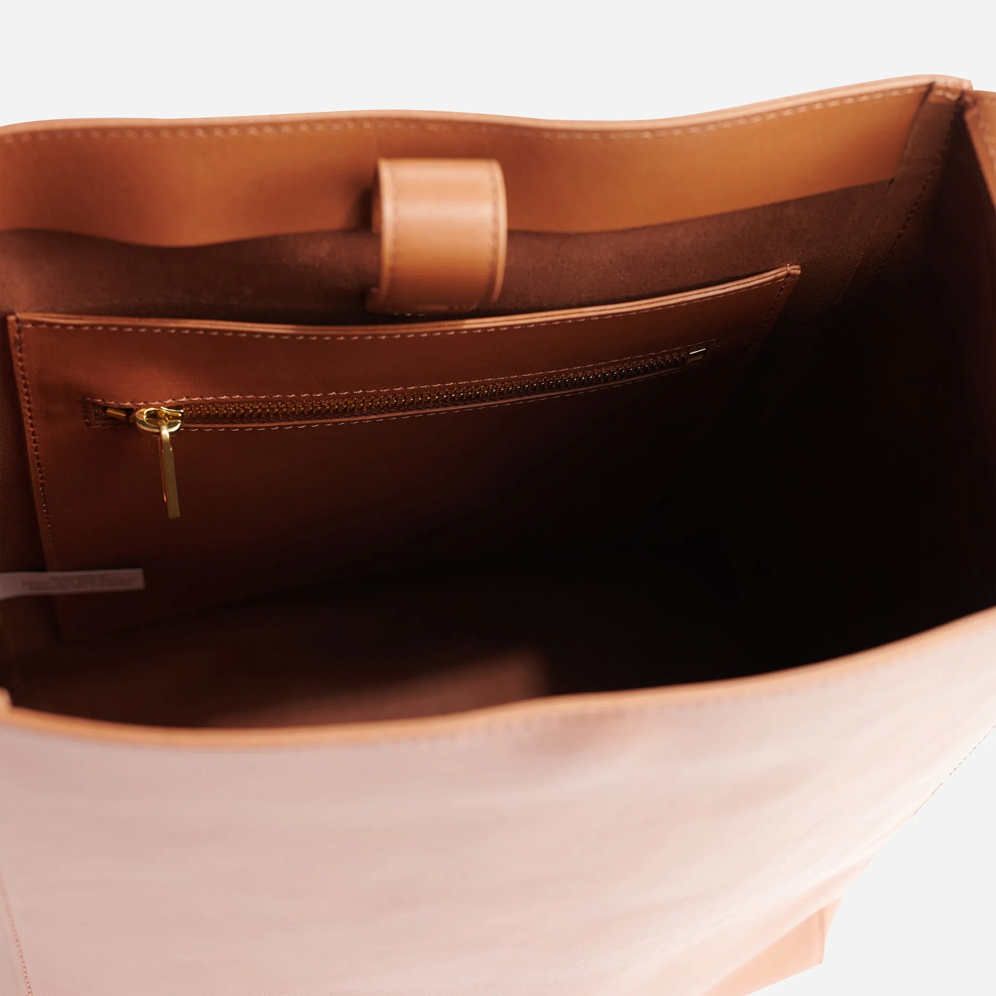 Cecilia Go-To Shoulder Bag Caramel -NISOLO