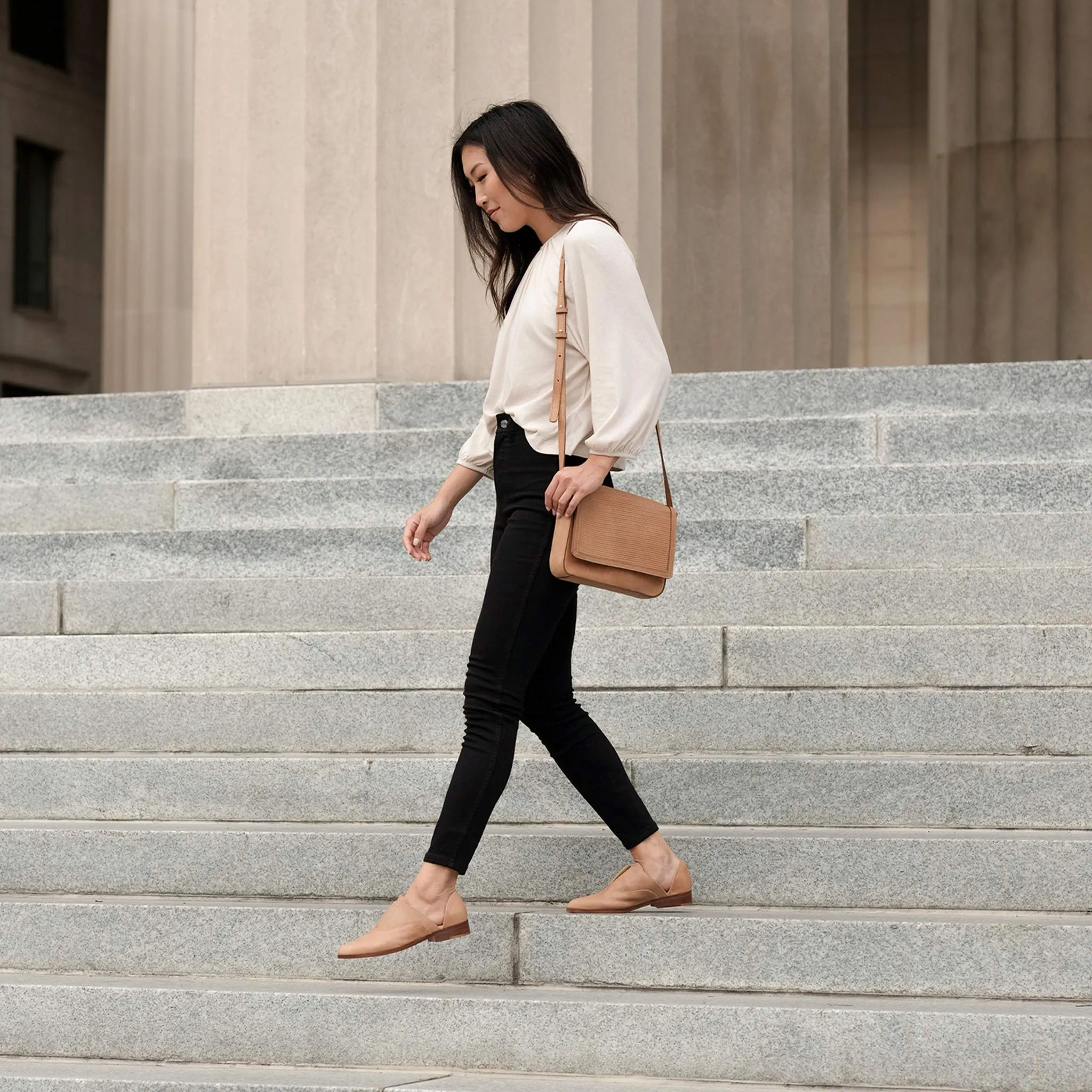 Clara Crossbody Almond -NISOLO