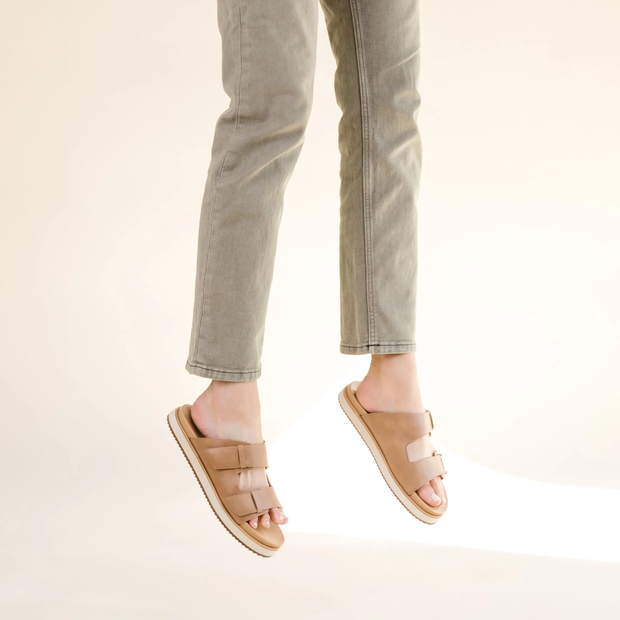 Ella Flatform Slide Almond -NISOLO