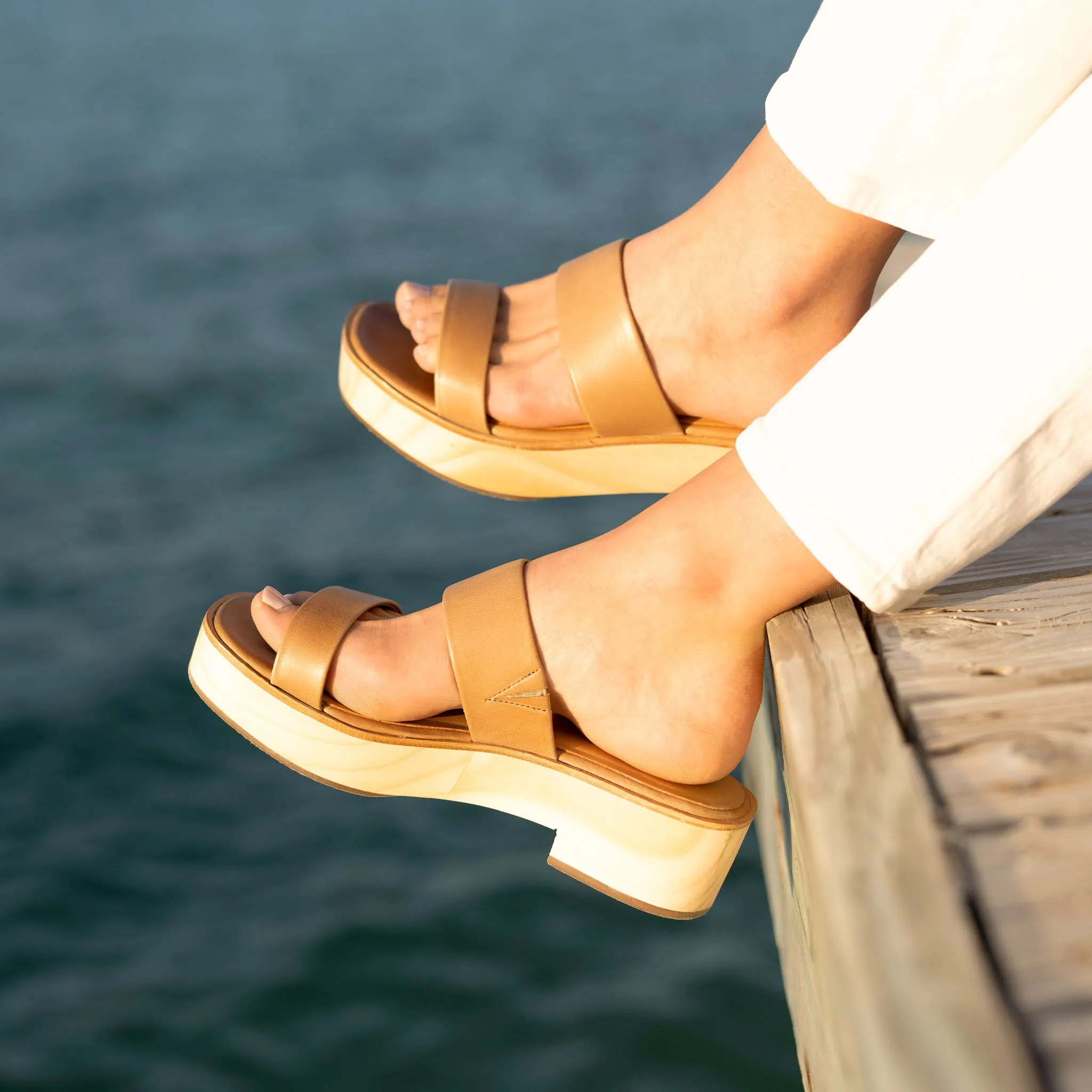 Ellie All-Day Clog Almond -NISOLO