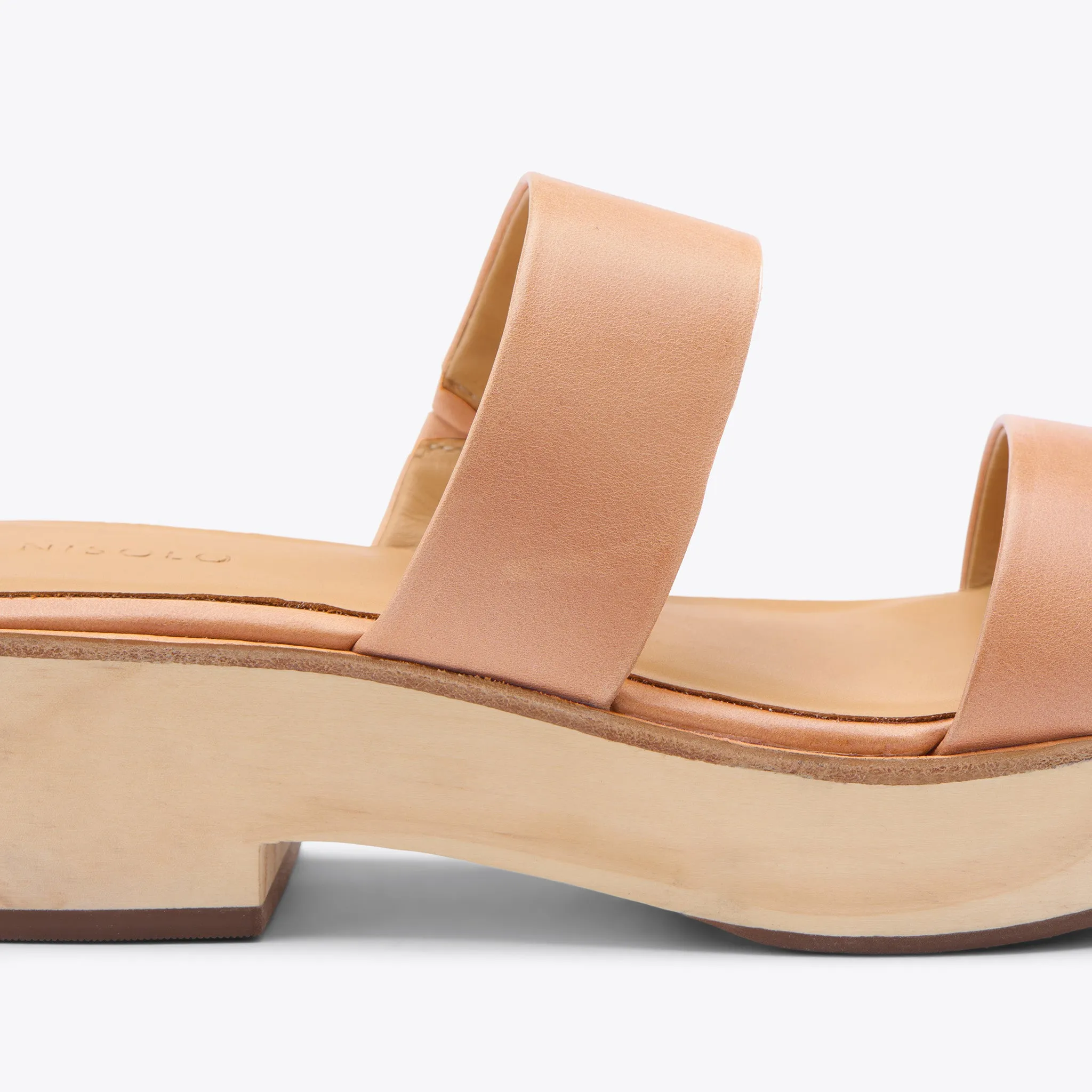 Ellie All-Day Clog Almond -NISOLO