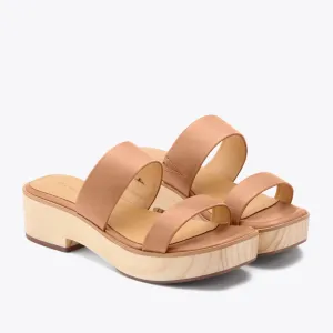 Ellie All-Day Clog Almond -NISOLO