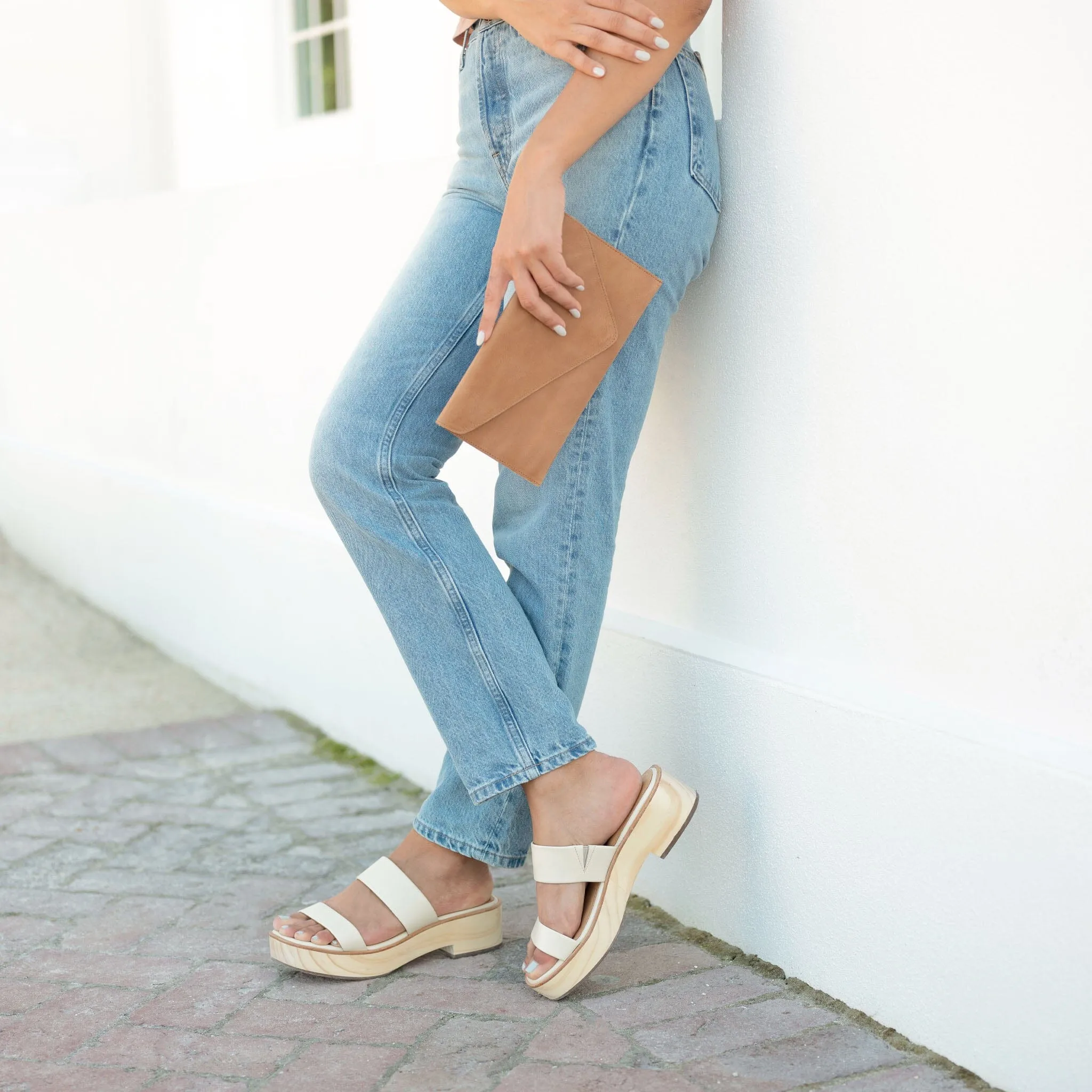 Ellie All-Day Clog Bone -NISOLO