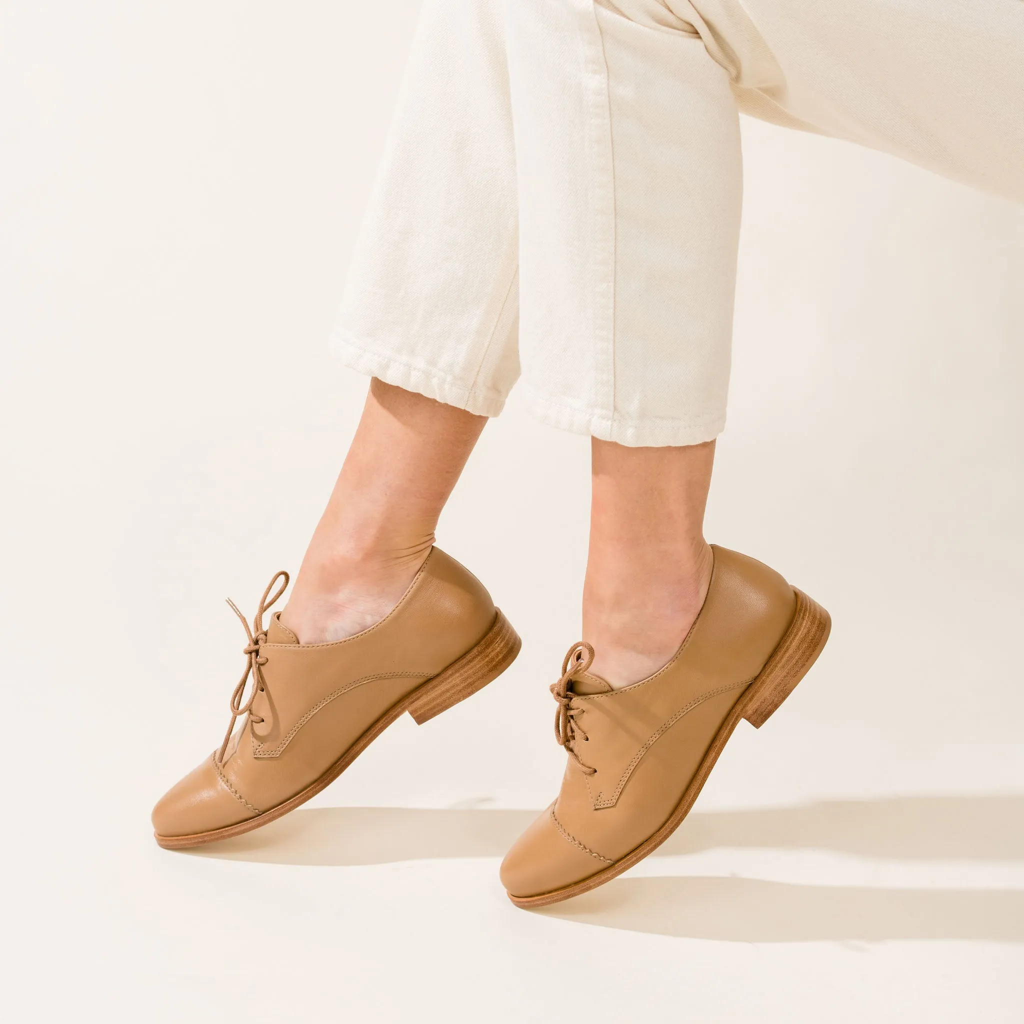 Emilia Cap Toe Oxford Almond -NISOLO