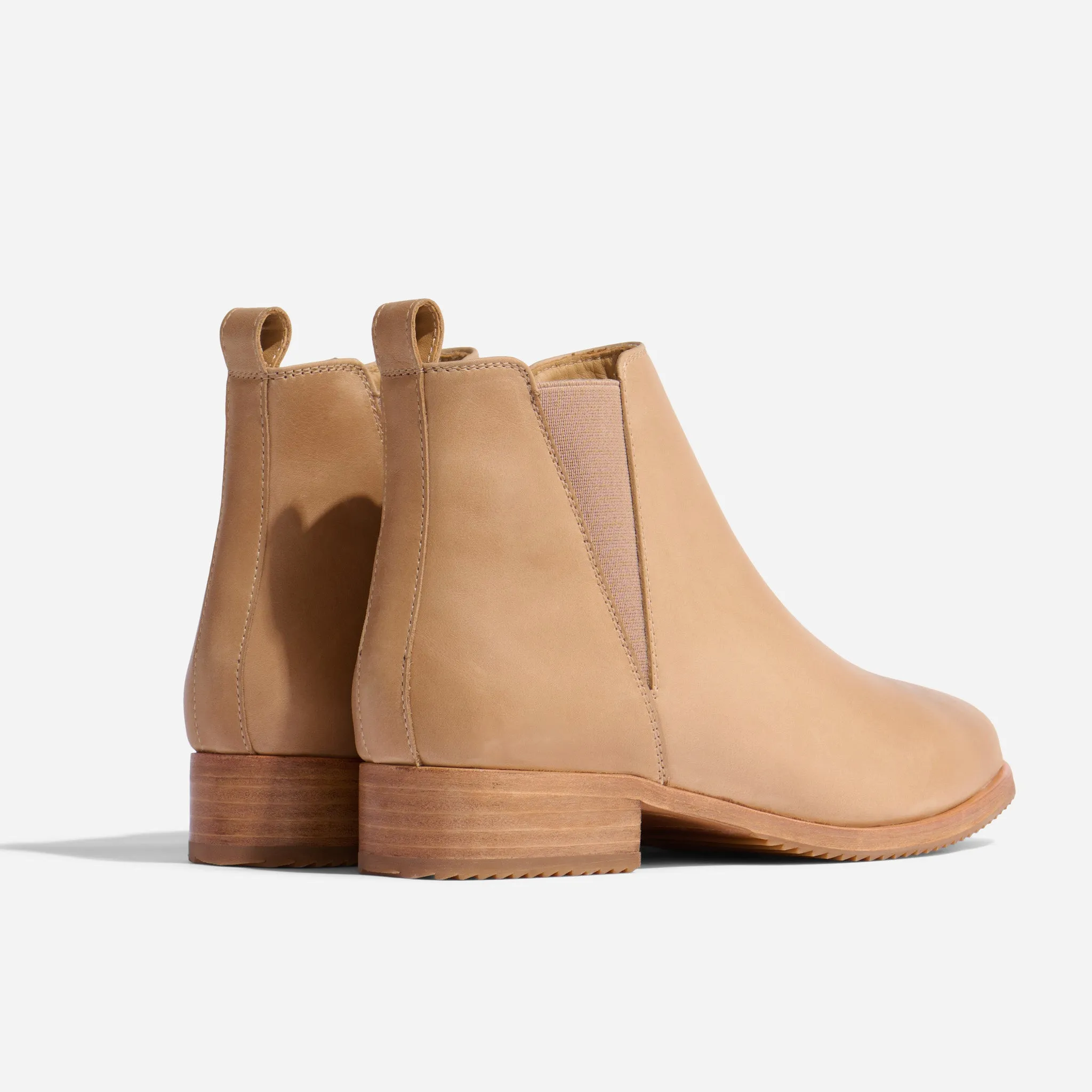 Eva Everyday Chelsea Boot Almond -NISOLO
