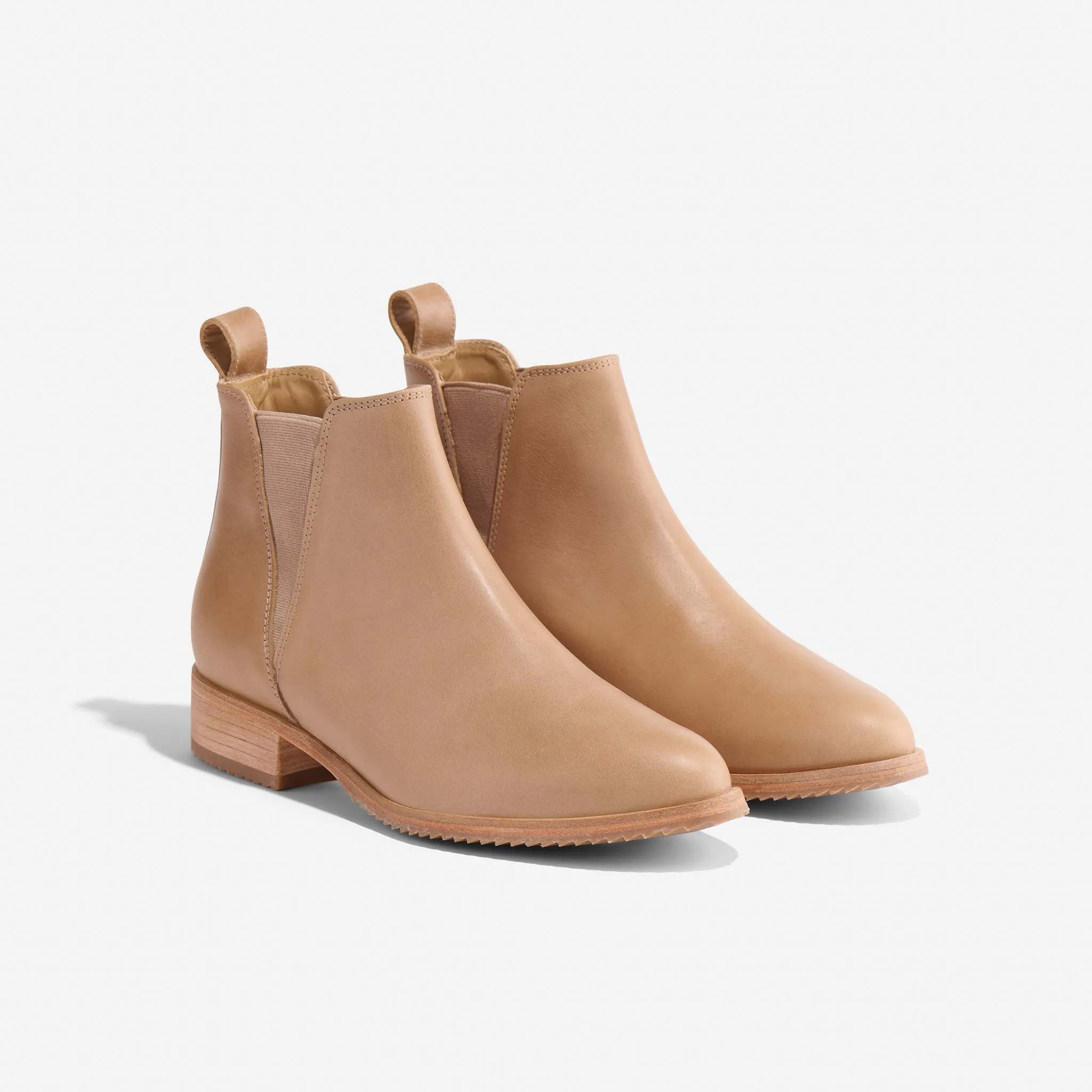 Eva Everyday Chelsea Boot Almond -NISOLO