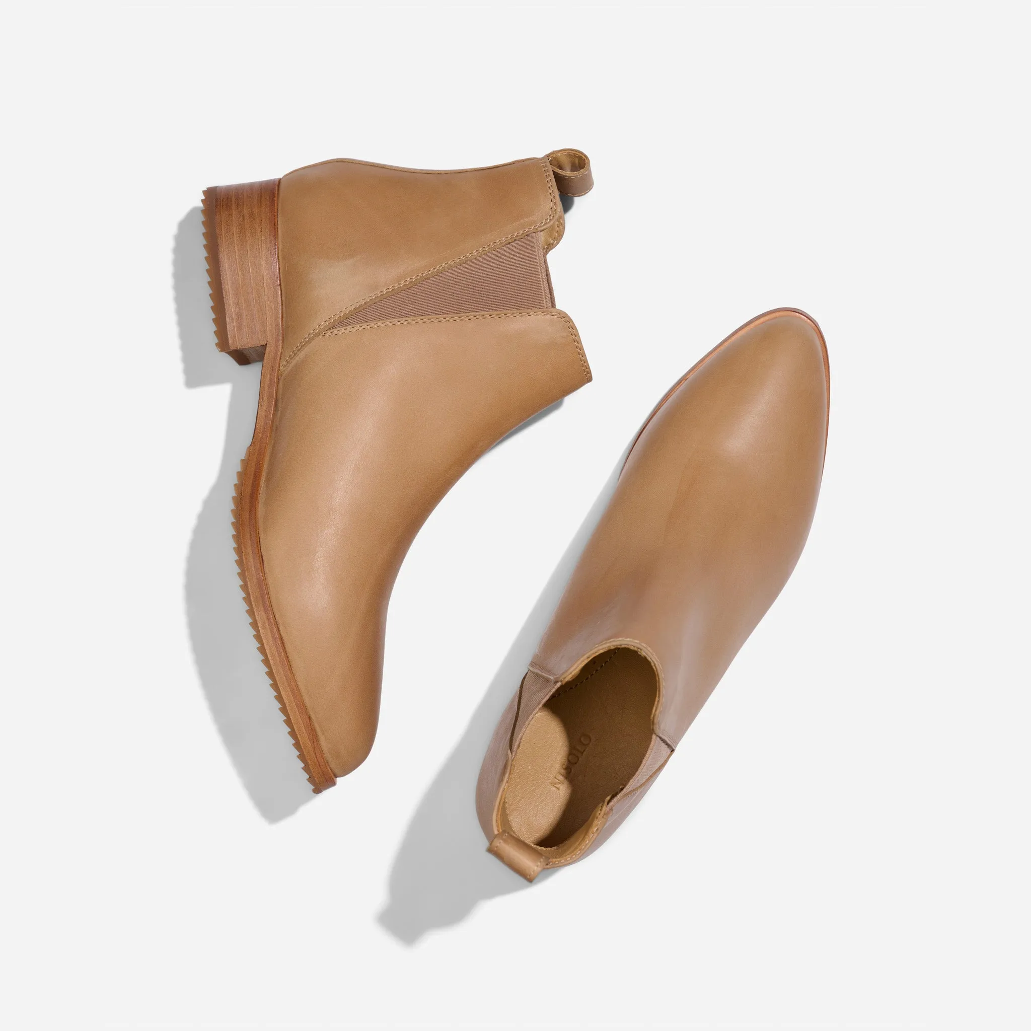 Eva Everyday Chelsea Boot Almond -NISOLO