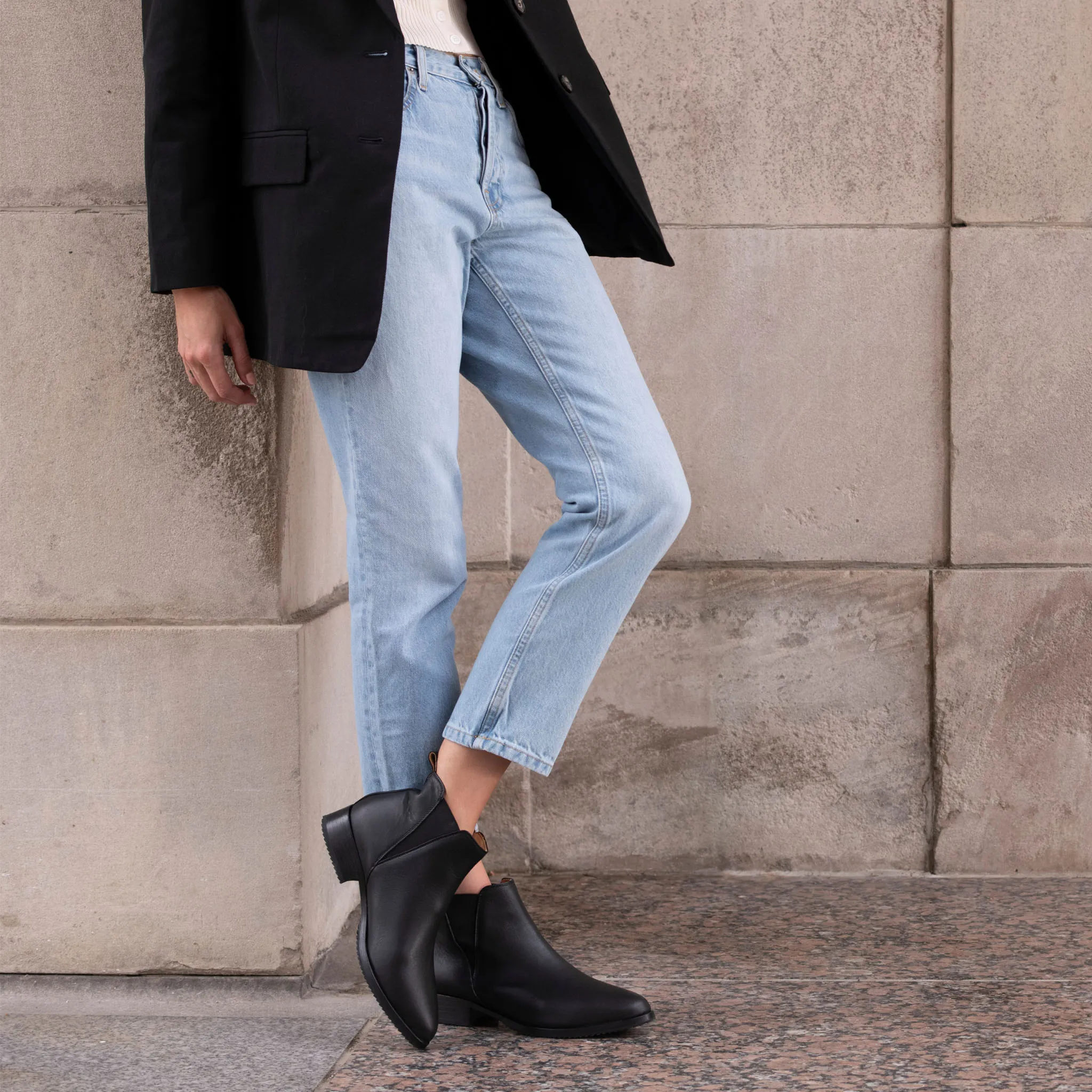 Eva Everyday Chelsea Boot Black/Black -NISOLO