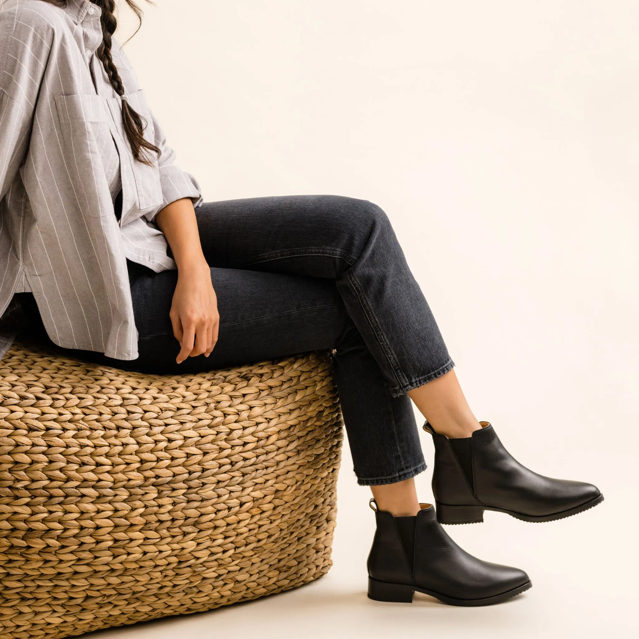 Eva Everyday Chelsea Boot Black/Black -NISOLO
