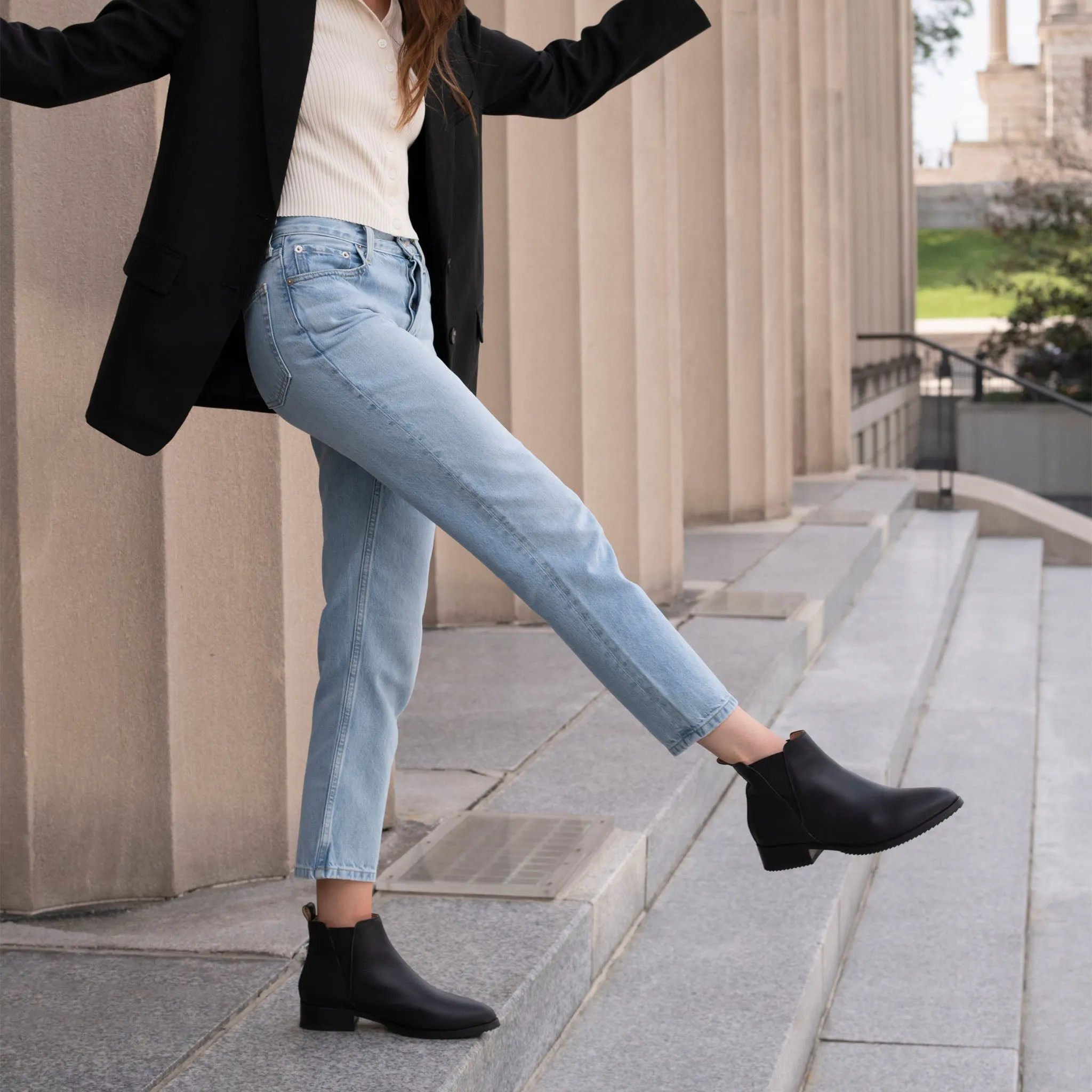 Eva Everyday Chelsea Boot Black/Black -NISOLO