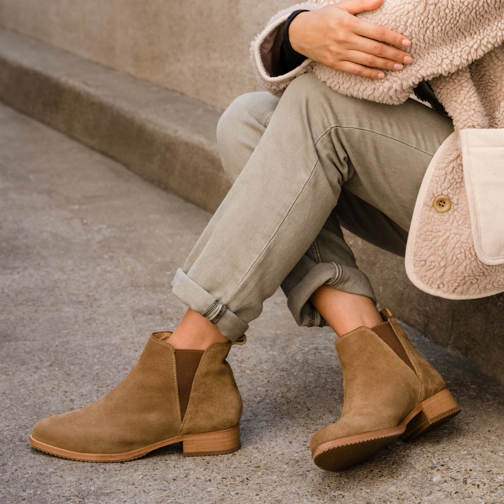 Eva Everyday Chelsea Boot Taupe Suede -NISOLO