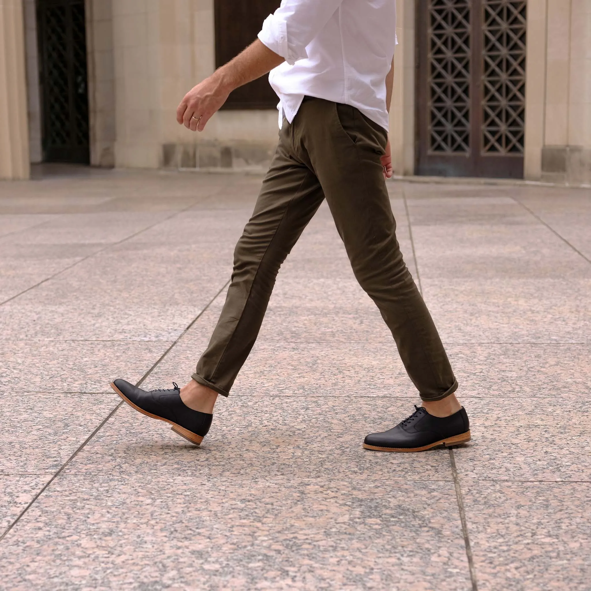 Everyday Oxford Black -NISOLO