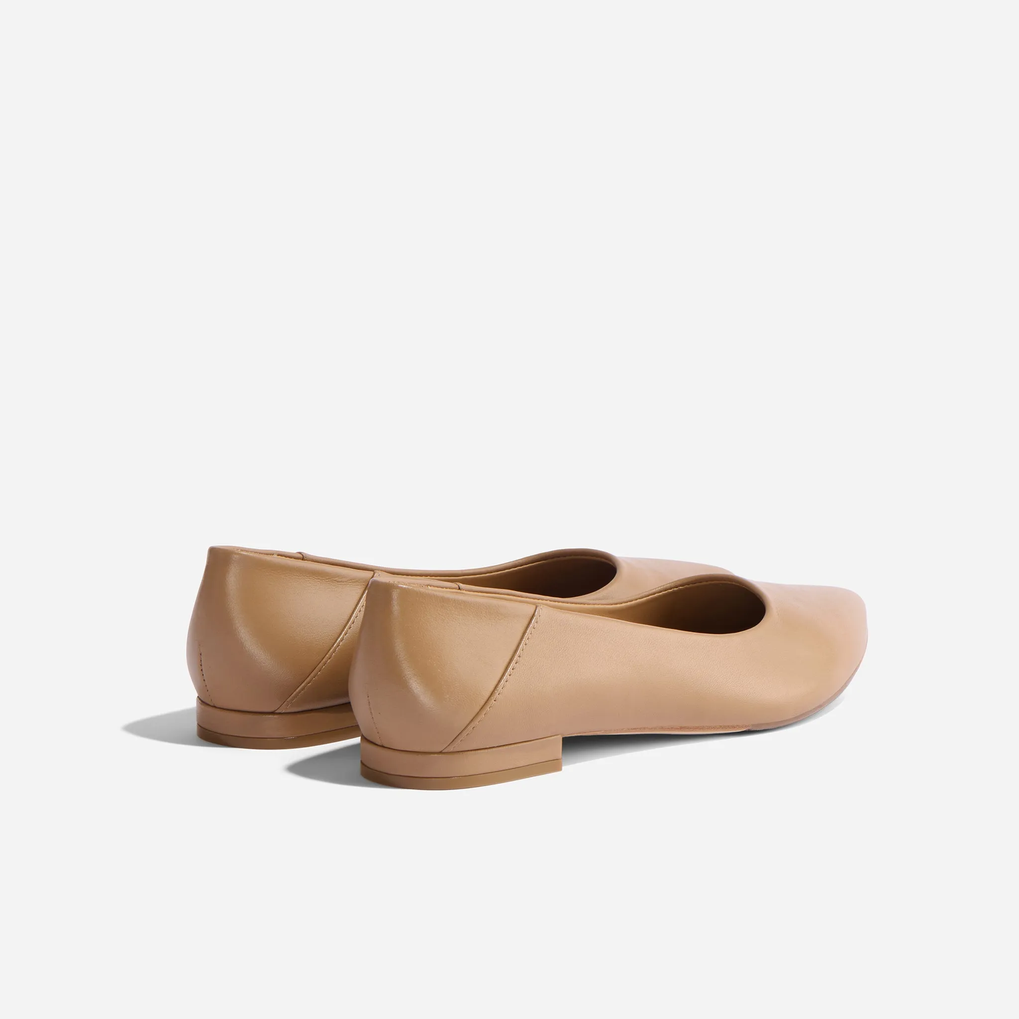Fina Pointed Toe Flat Almond -NISOLO