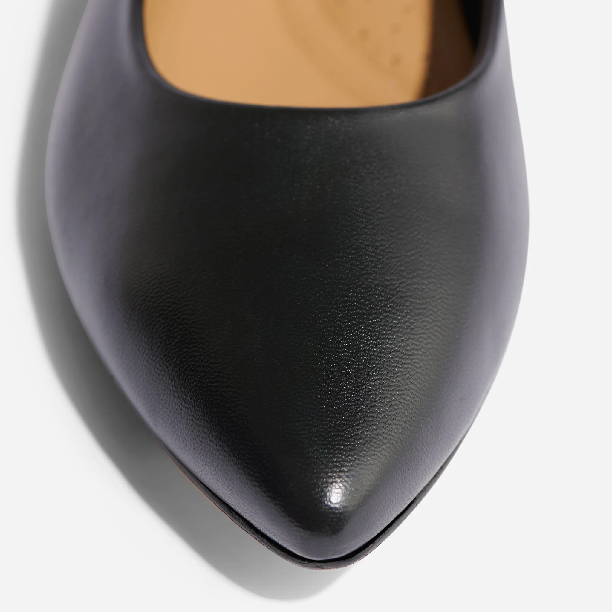Fina Pointed Toe Flat Black -NISOLO
