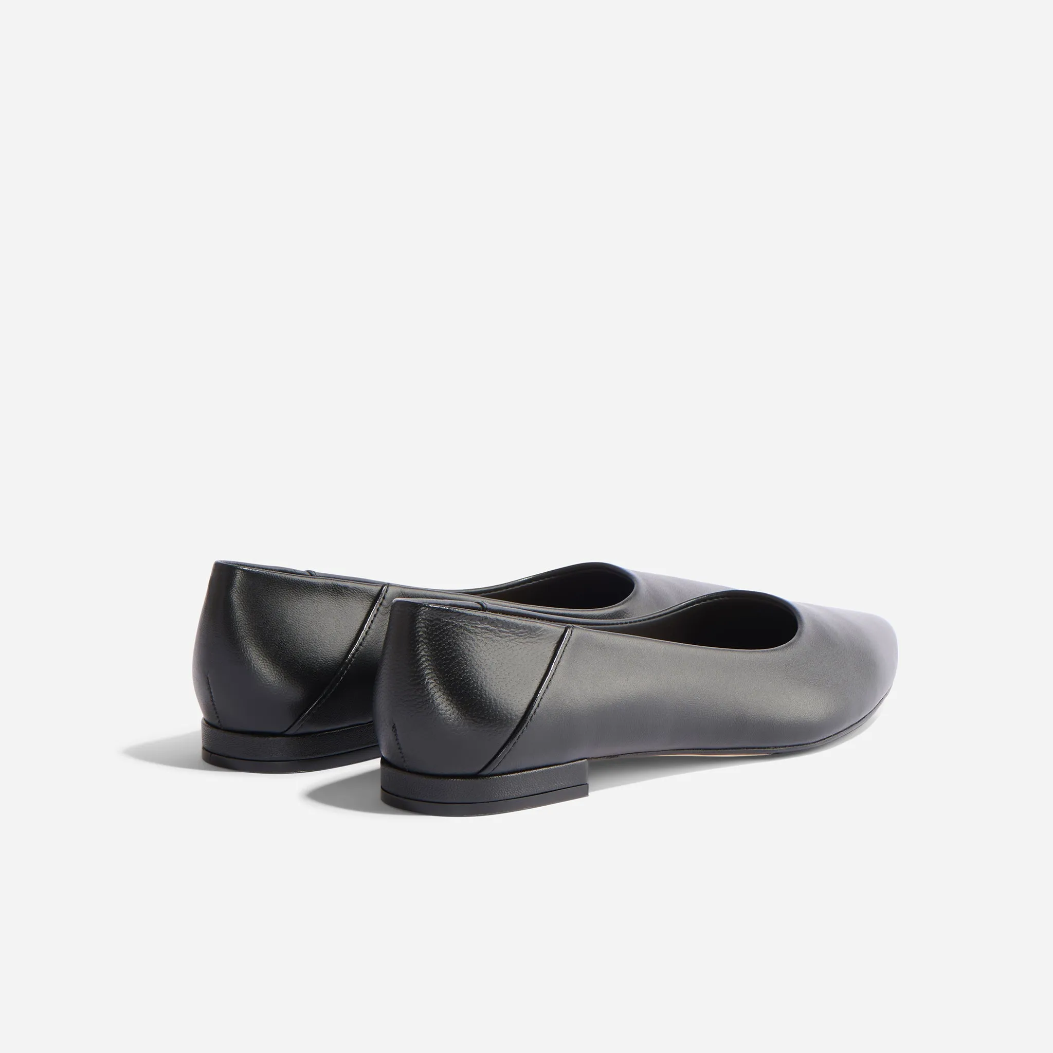 Fina Pointed Toe Flat Black -NISOLO