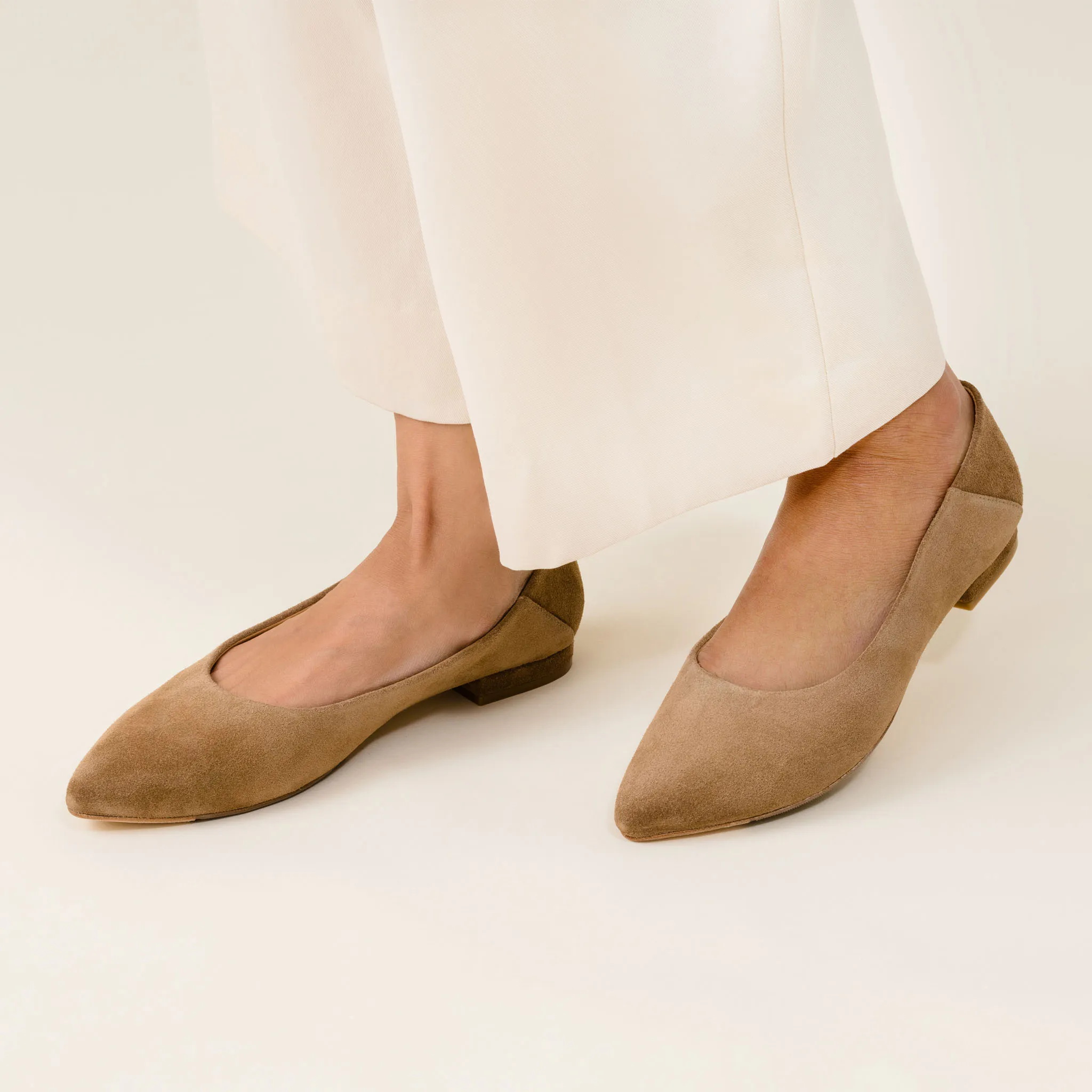 Fina Pointed Toe Flat Taupe Suede -NISOLO