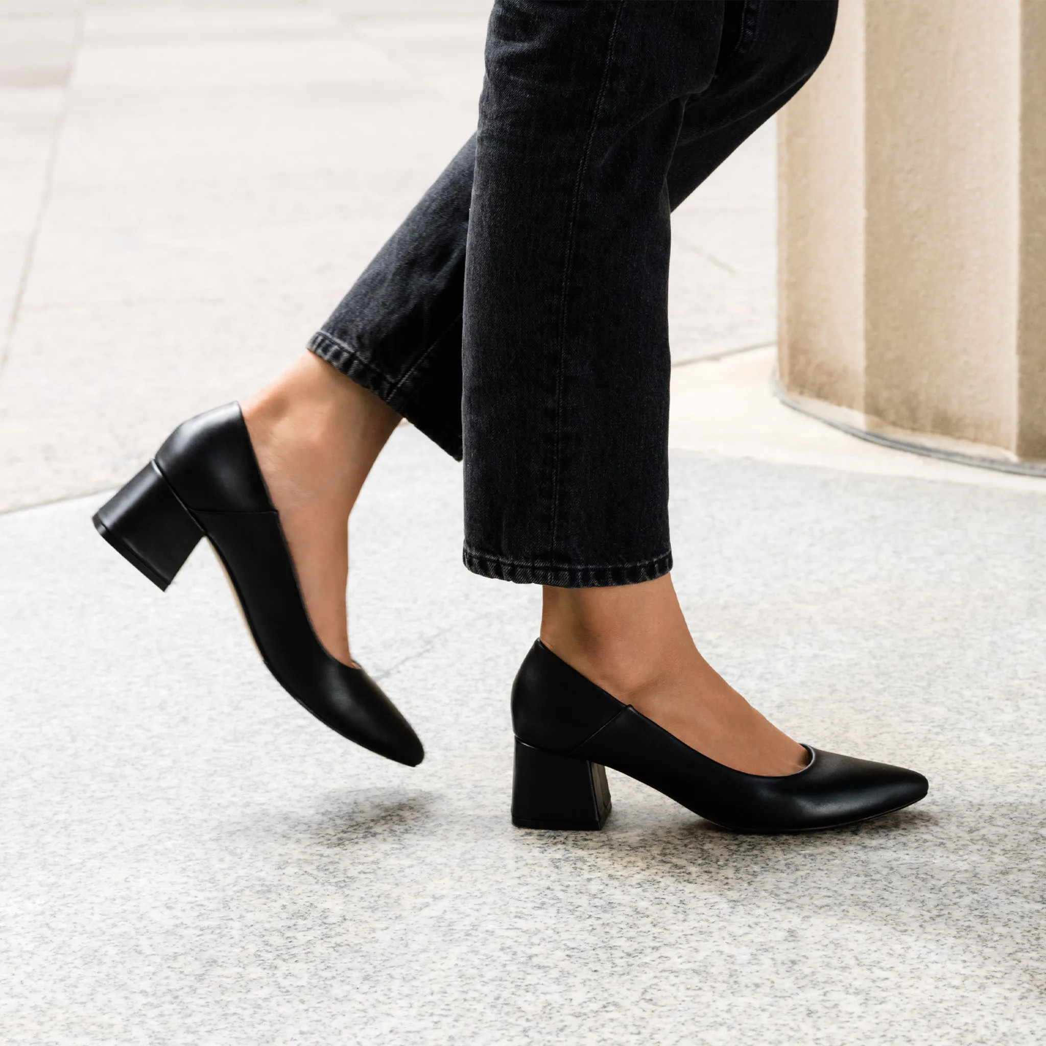Fiorela Go-To Mid Heel Black -NISOLO