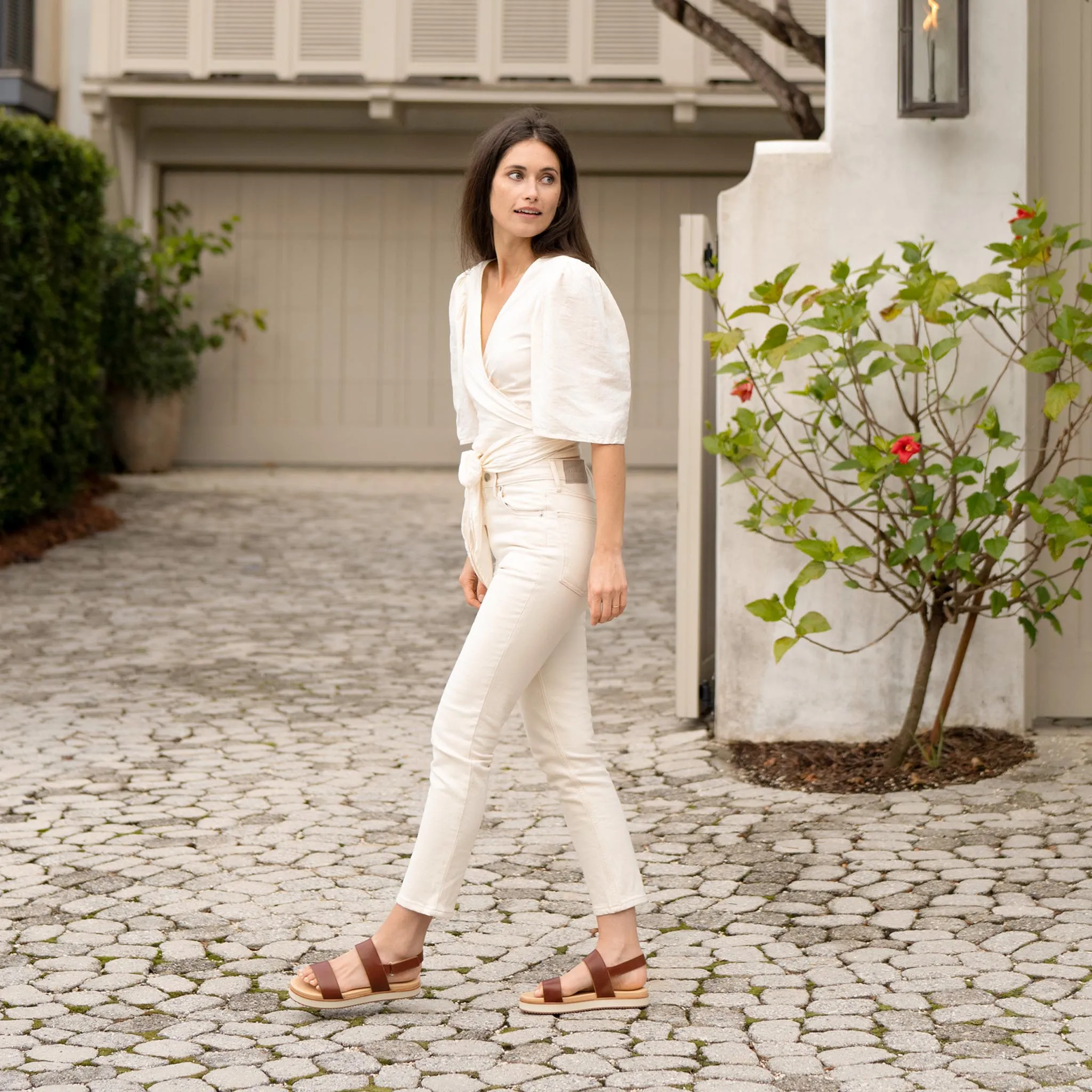 Go-To Flatform Sandal Brandy -NISOLO