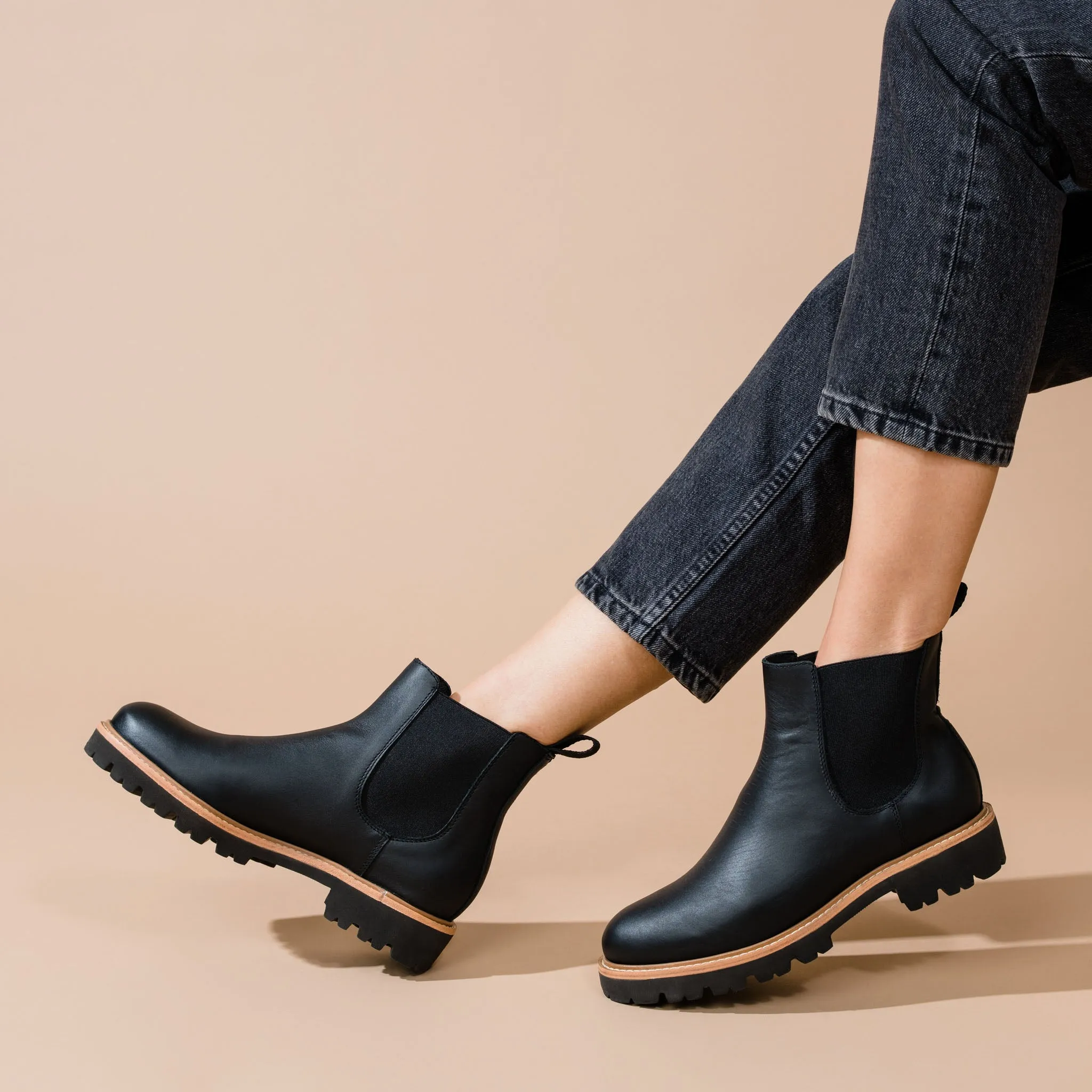 Go-To Lug Chelsea Boot 2.0 Black -NISOLO