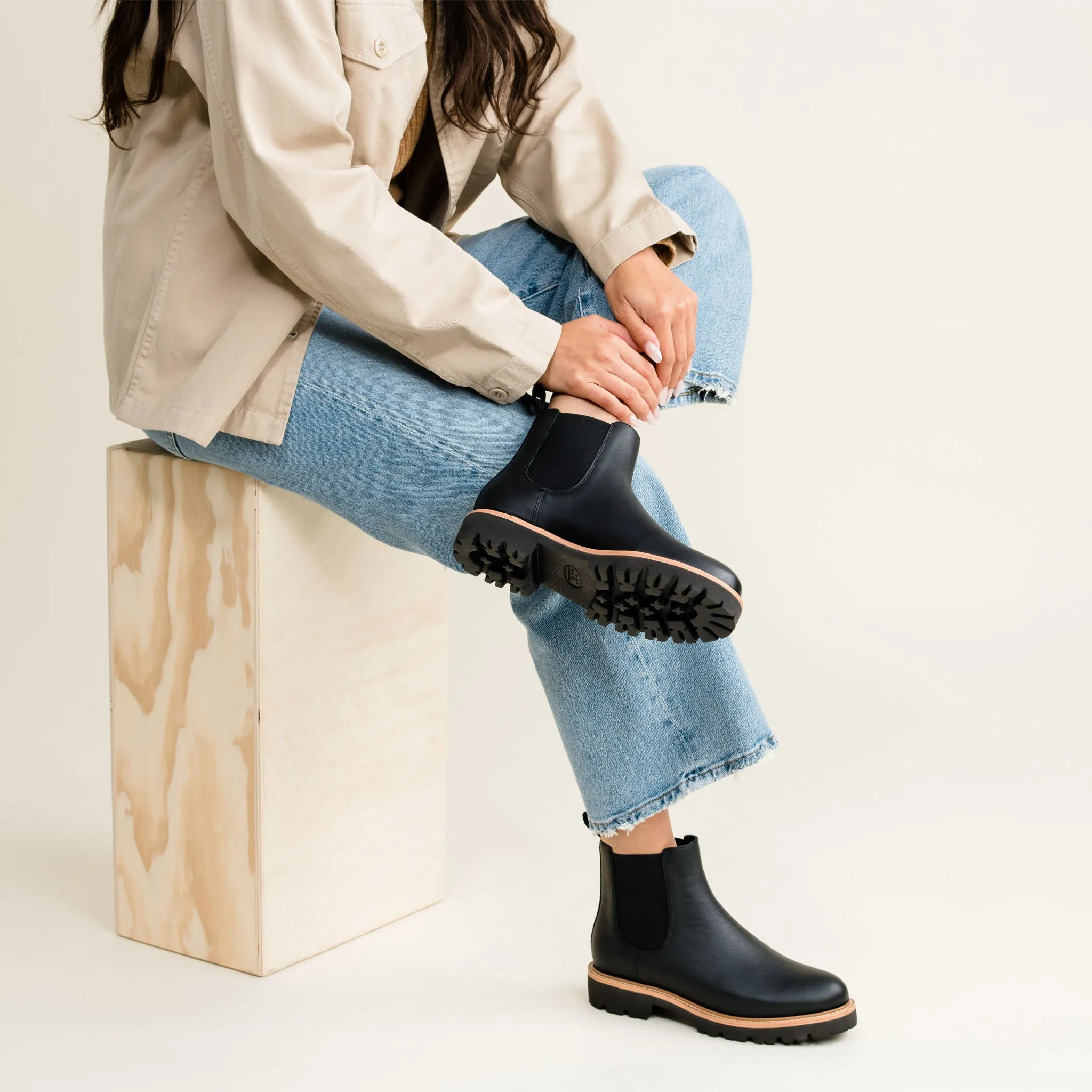 Go-To Lug Chelsea Boot 2.0 Black -NISOLO