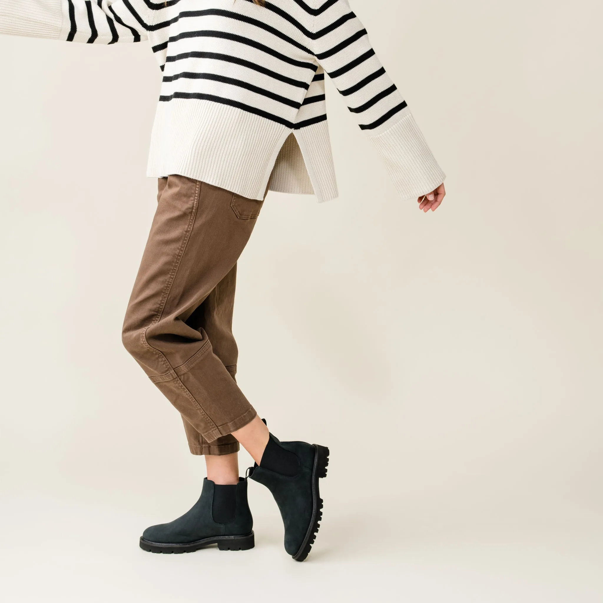 Go-To Lug Chelsea Boot 2.0 Black/Black -NISOLO