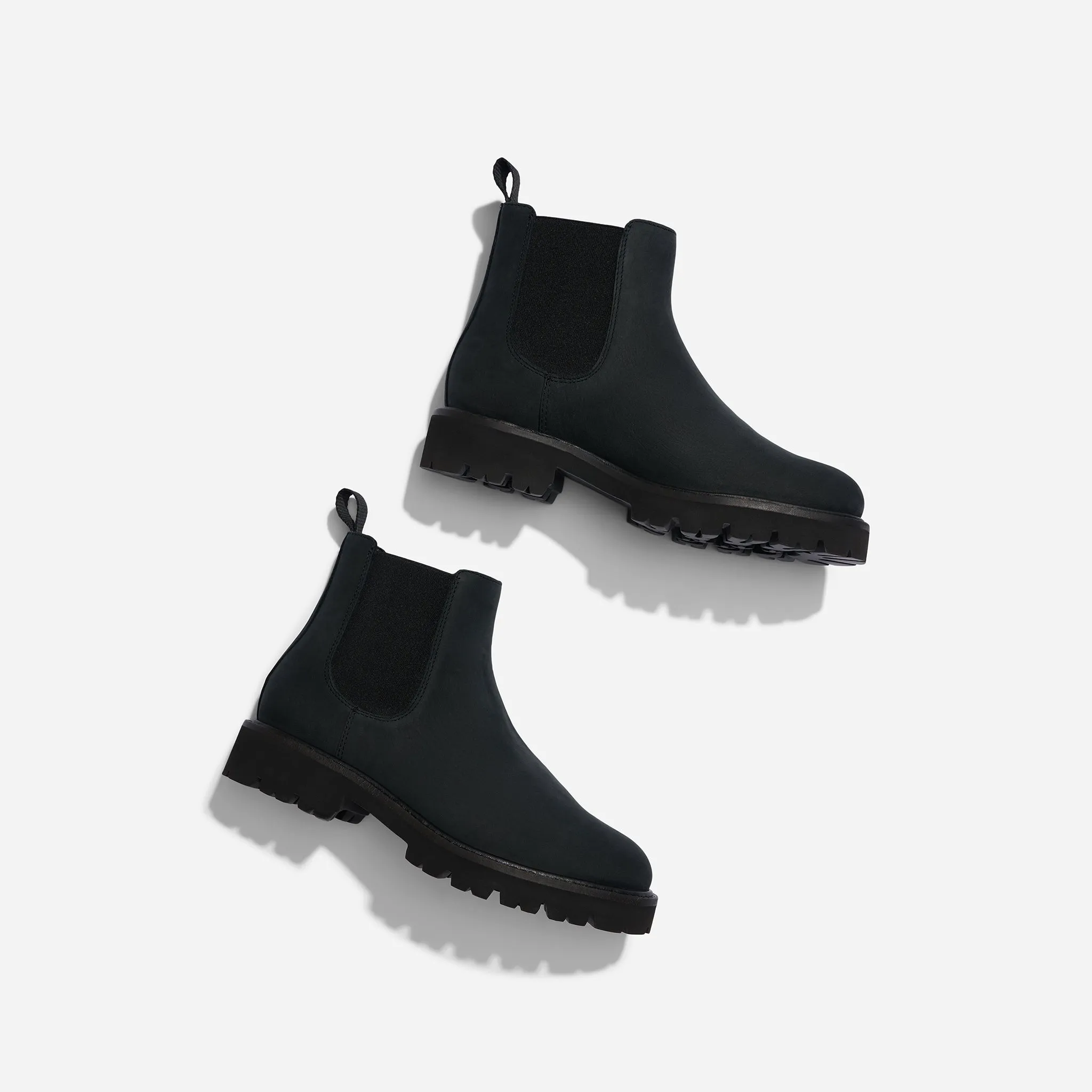 Go-To Lug Chelsea Boot 2.0 Black/Black -NISOLO