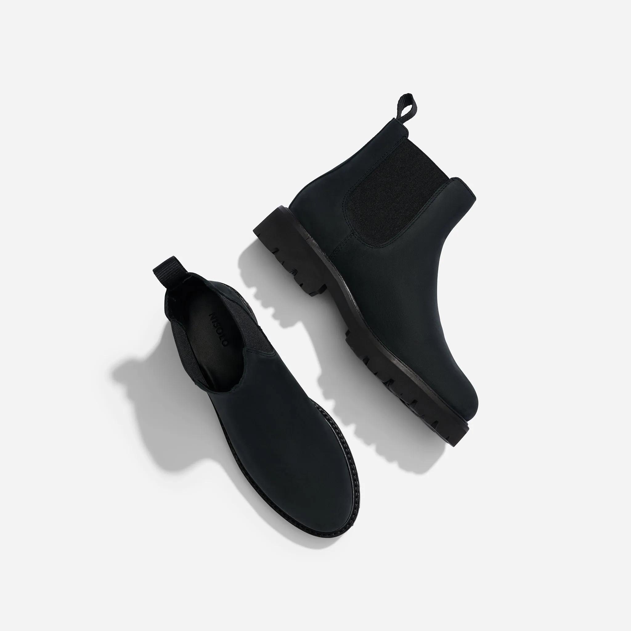 Go-To Lug Chelsea Boot 2.0 Black/Black -NISOLO
