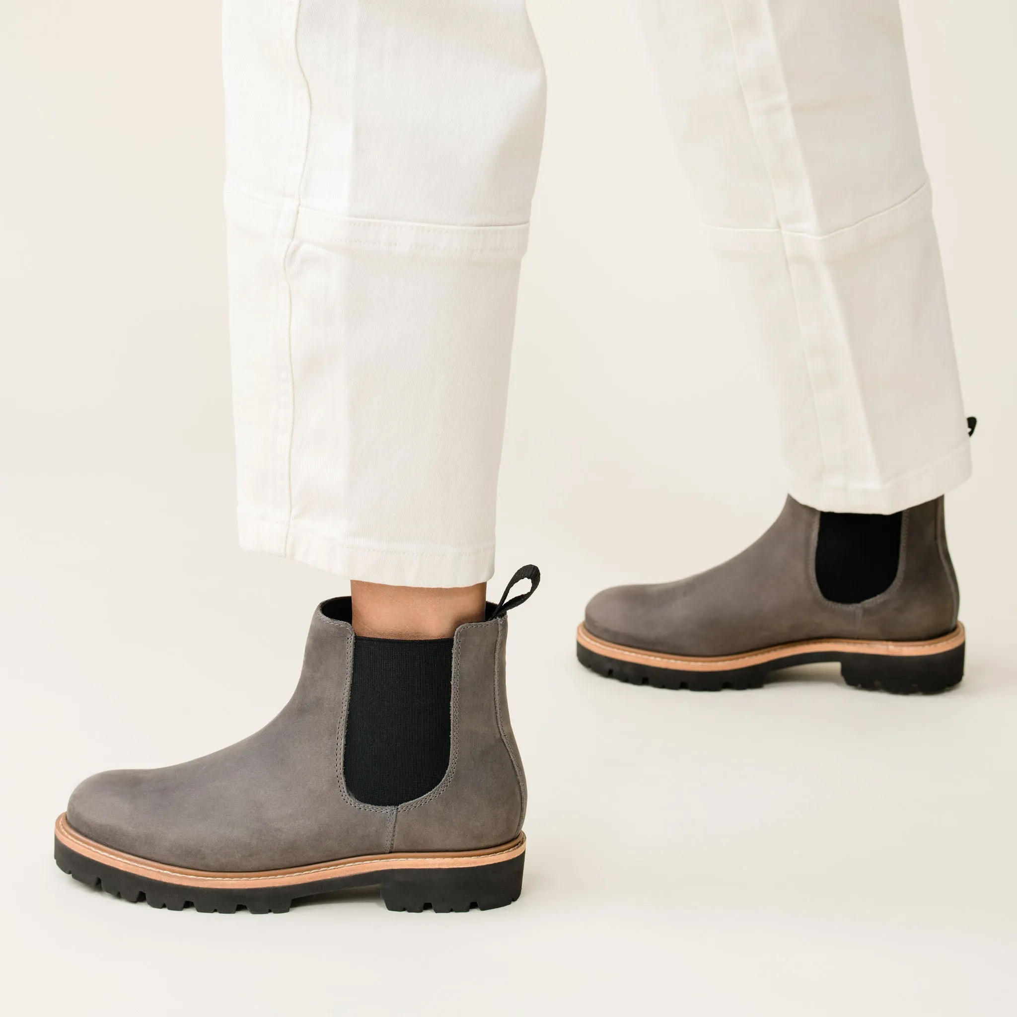 Go-To Lug Chelsea Boot 2.0 Grey -NISOLO