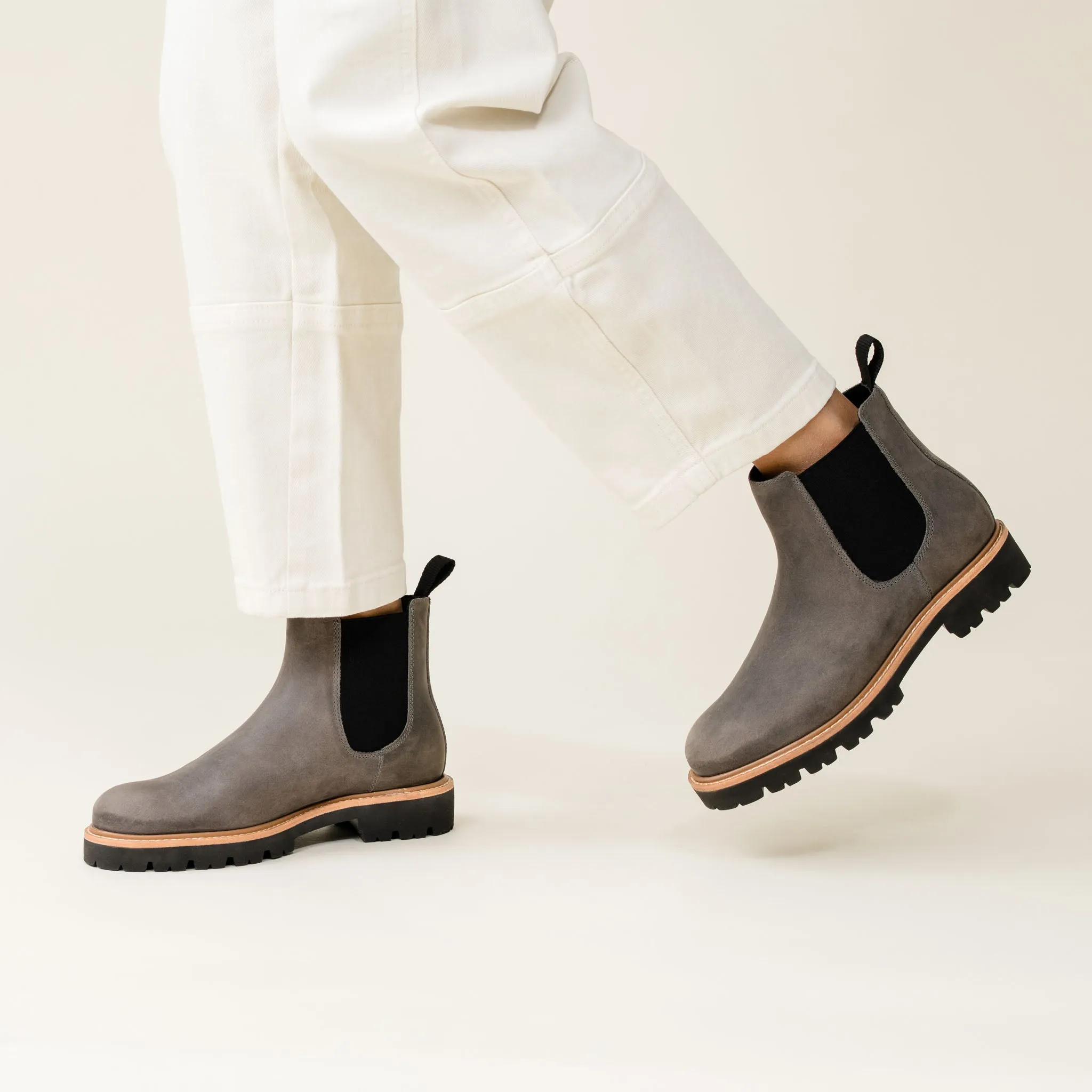 Go-To Lug Chelsea Boot 2.0 Grey -NISOLO