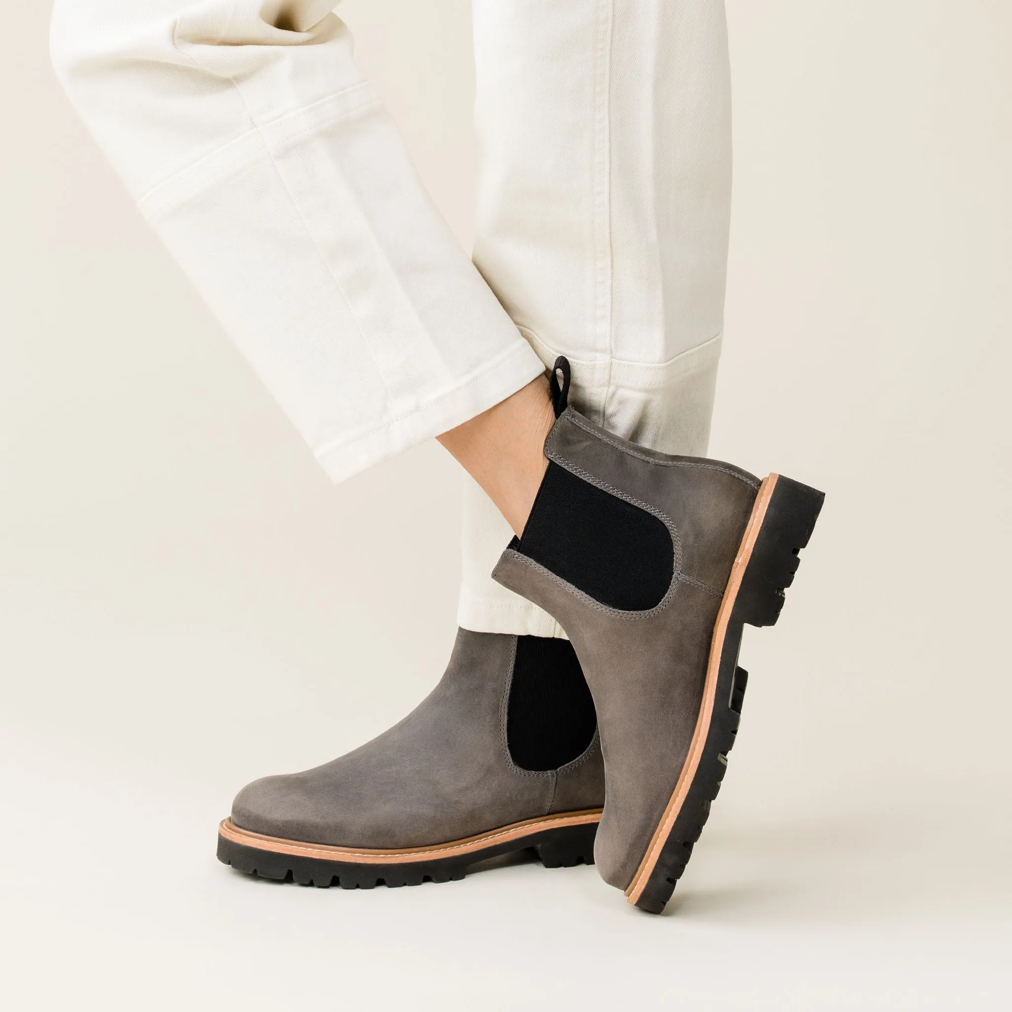 Go-To Lug Chelsea Boot 2.0 Grey -NISOLO