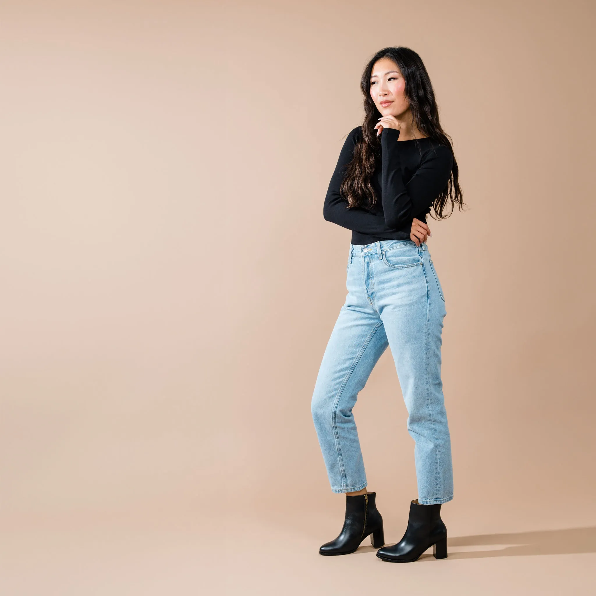 Lia Heeled Bootie Black -NISOLO