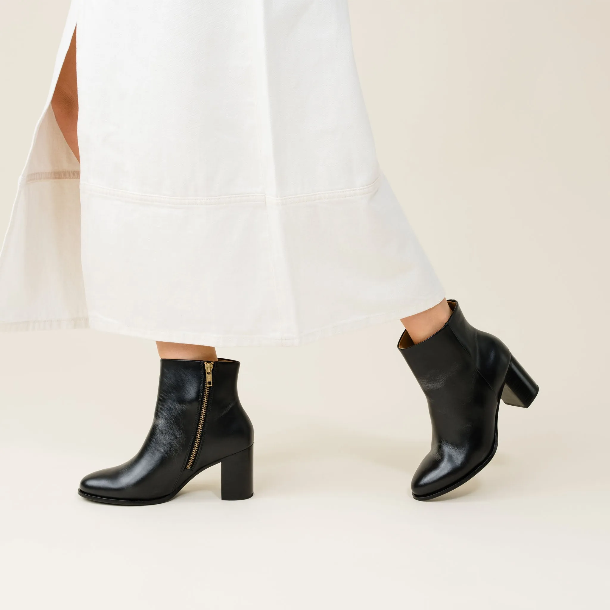 Lia Heeled Bootie Black -NISOLO