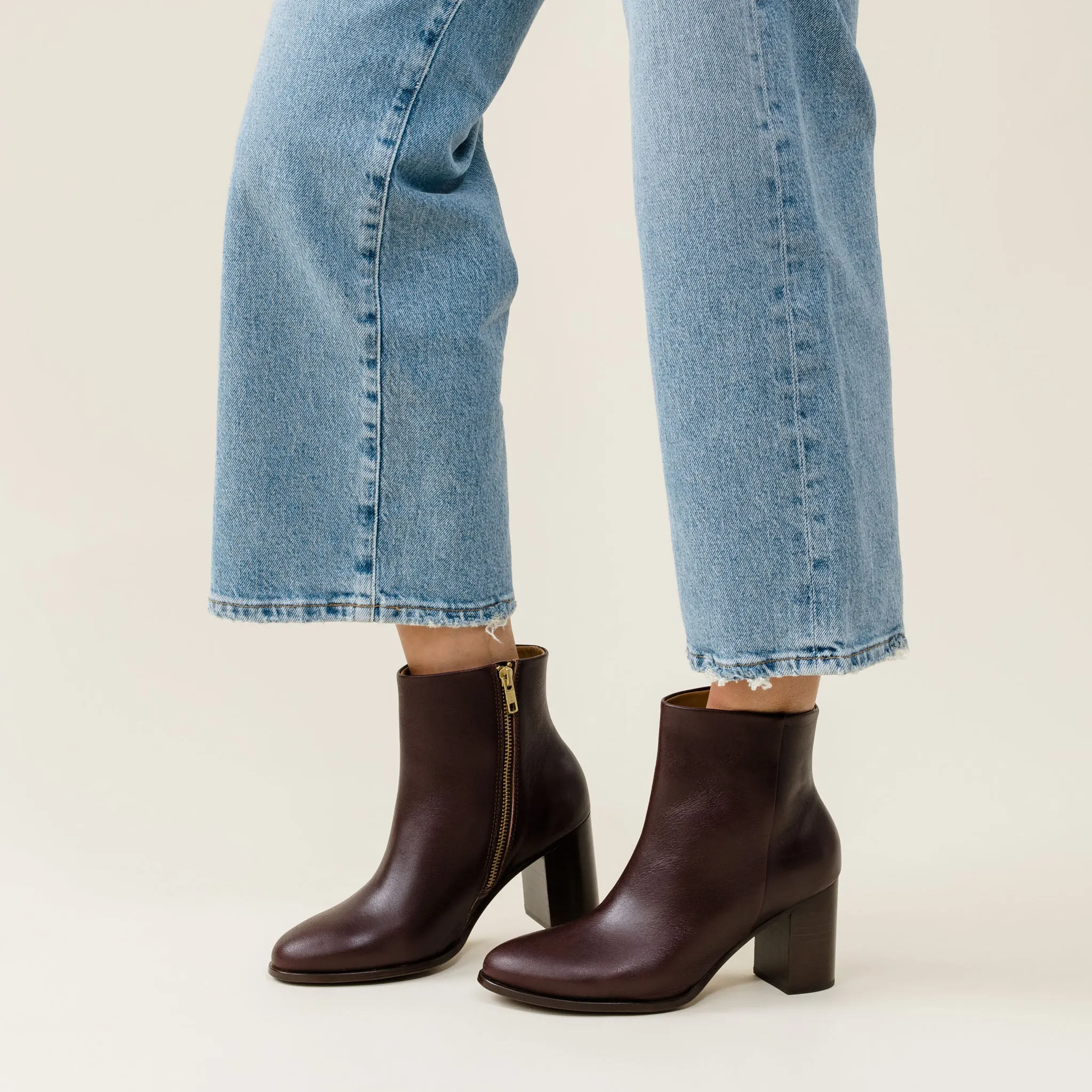 Lia Heeled Bootie Wine -NISOLO