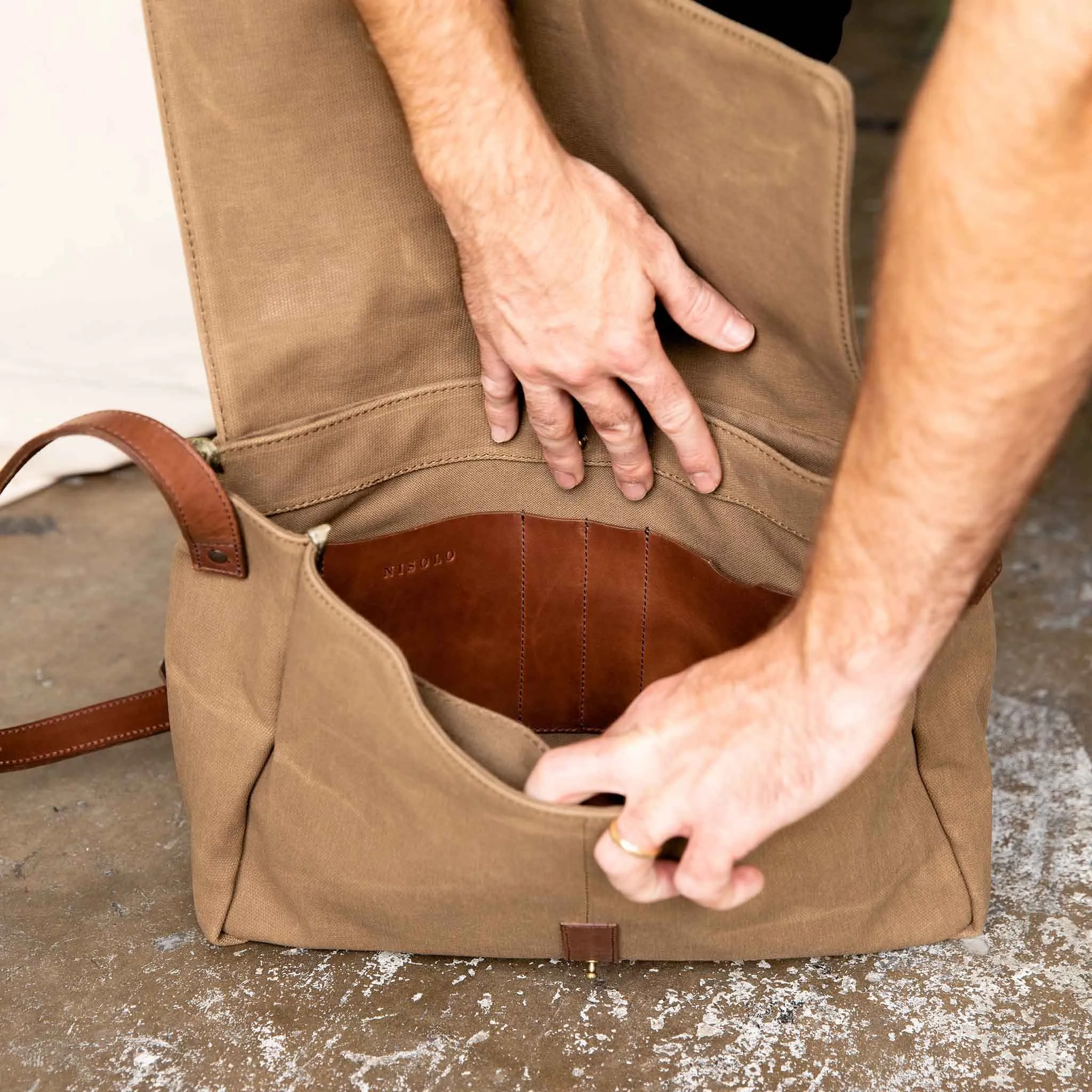 Loreto Messenger Bag Waxed Canvas -NISOLO